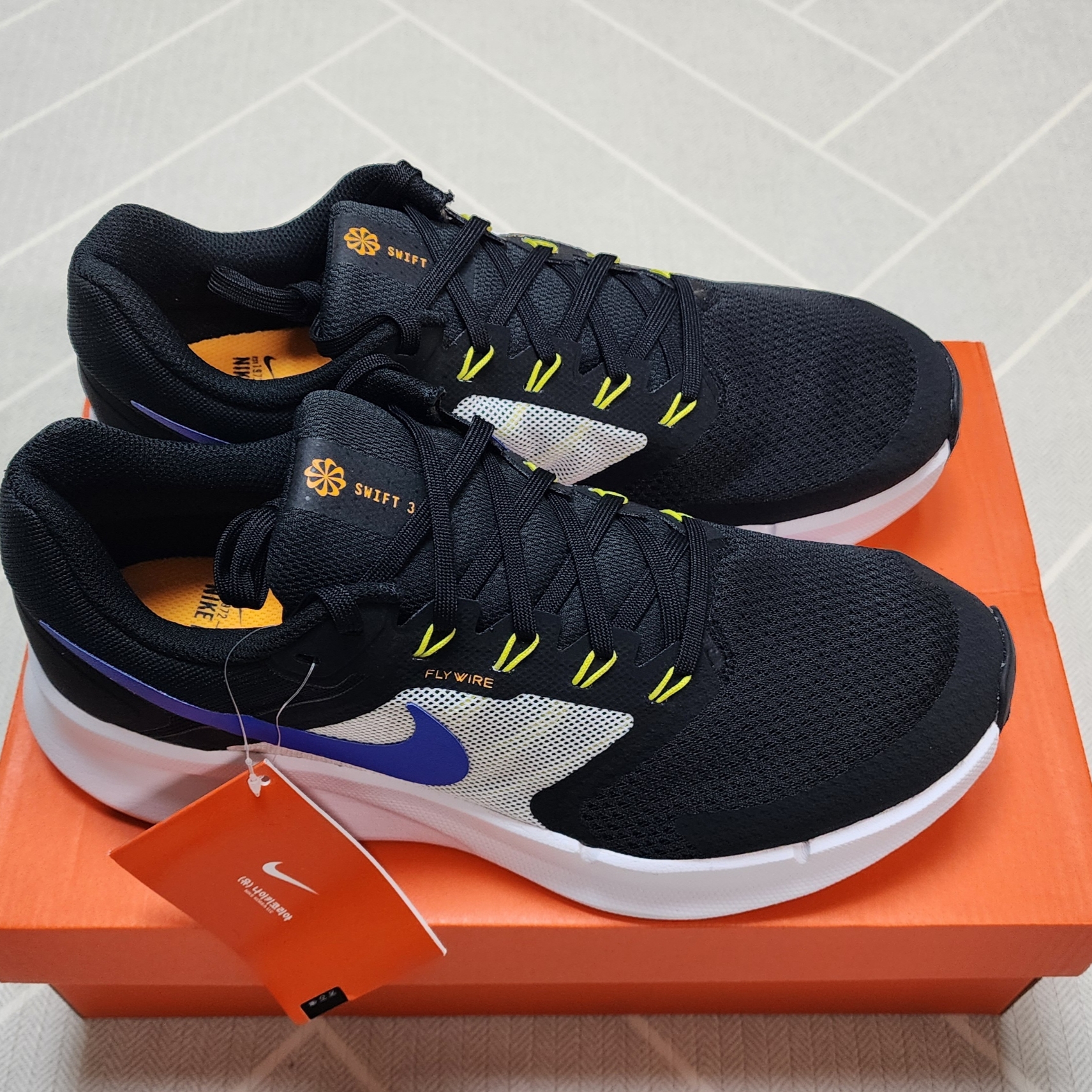 Nike Run Swift 3 Black Racer Blue 착용 스타일 - 1