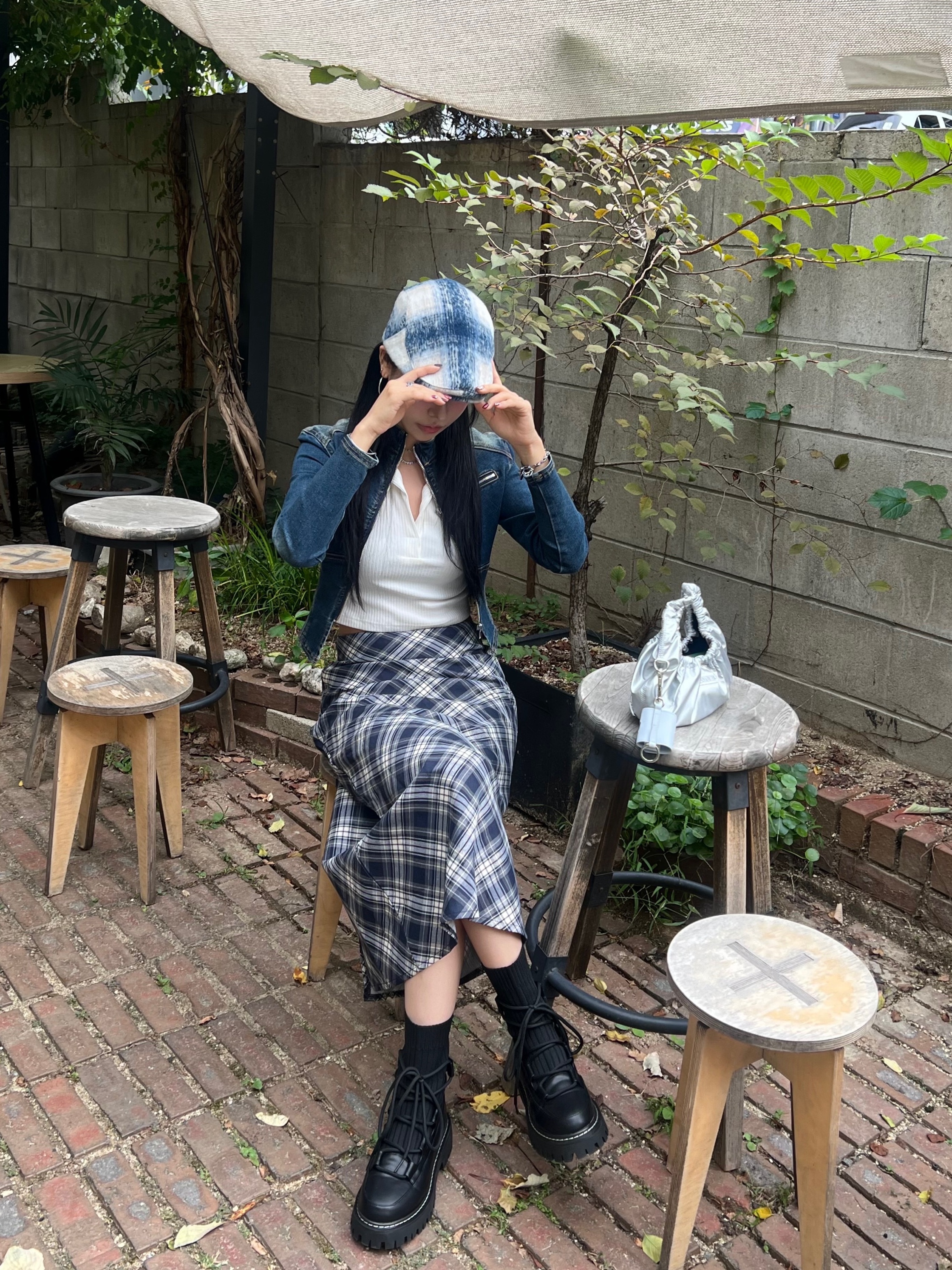 Allincomplete Tartan Check Hunting Cap Blue Check 착용 스타일 - 2