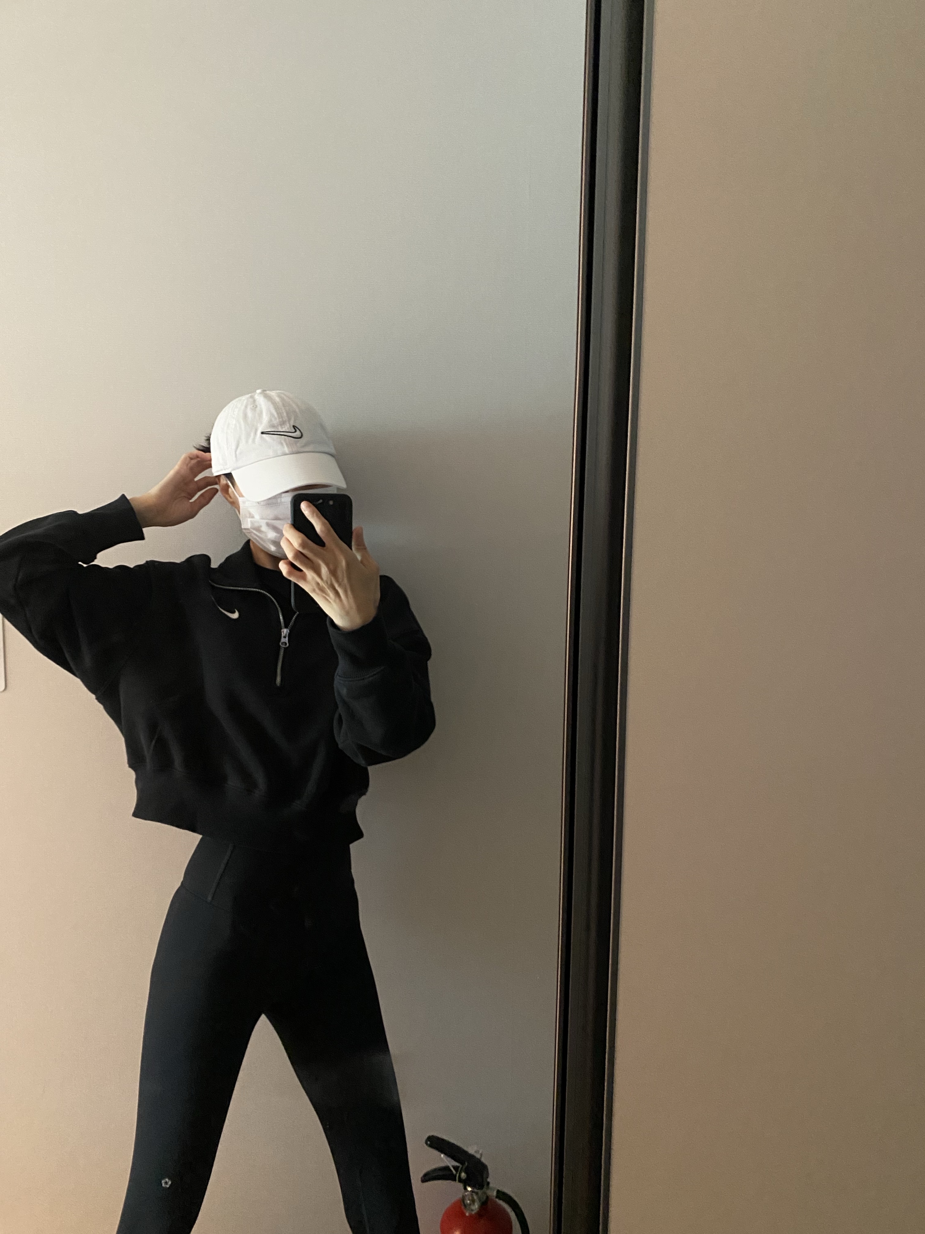 (W) Nike NSW Phoenix Fleece Half Zip Cropped Sweatshirt Black - Asia, Nike NSW Heritage 86 Adjustable Cap White 착용 스타일