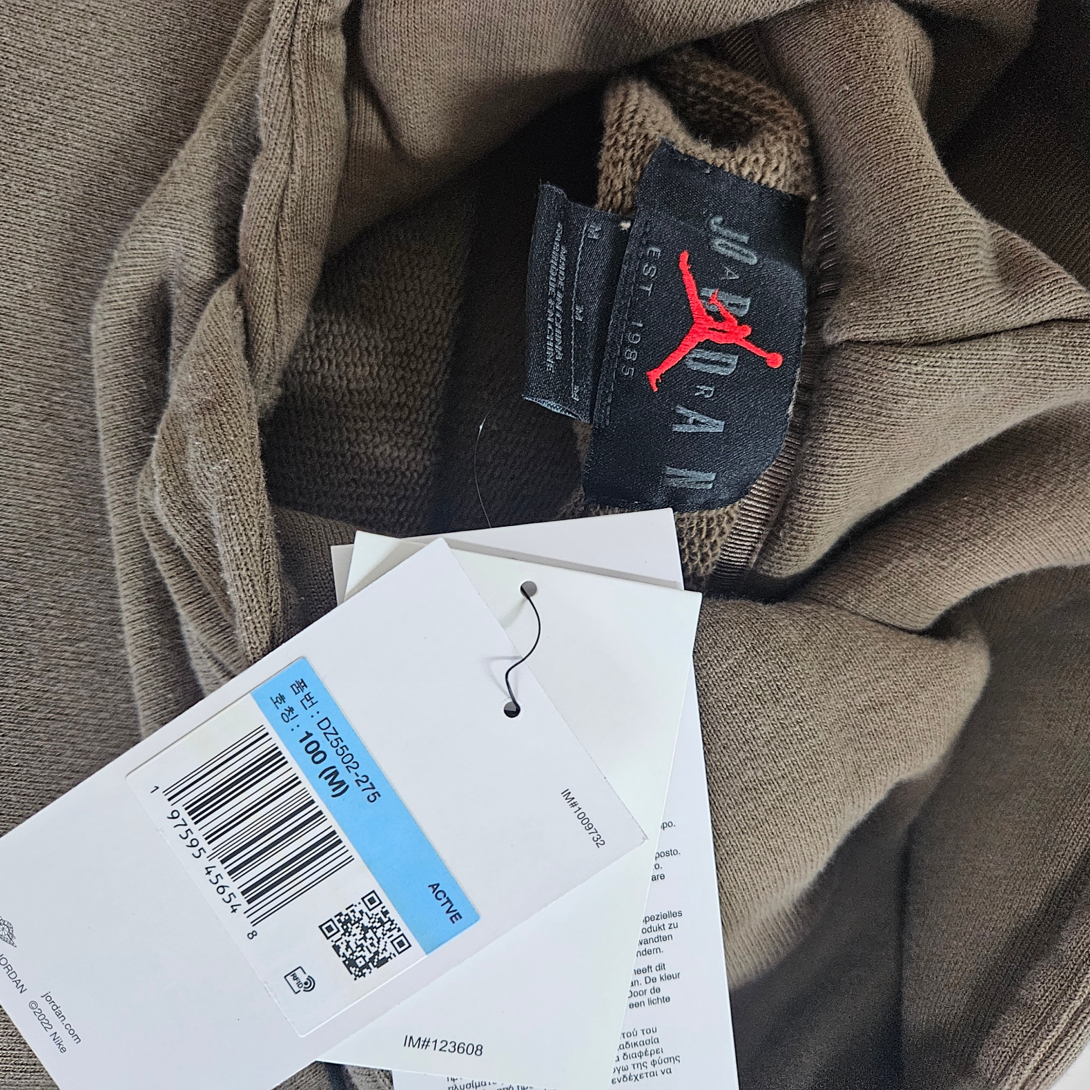 Jordan x Travis Scott Pullover Hoodie Palomino (DZ5502-275) 착용 스타일 - 7