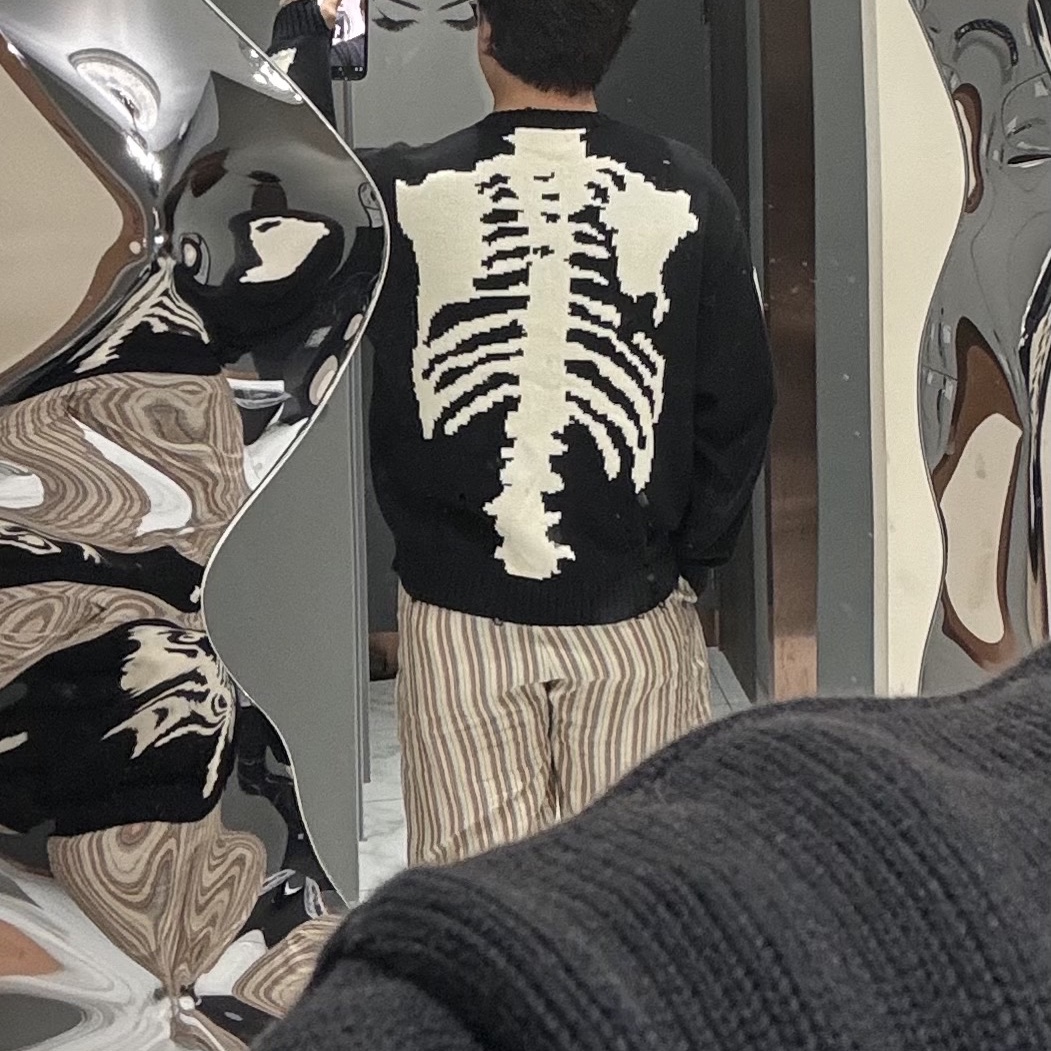 Kapital 5G Cotton Knit Bone Crewneck Sweater Black 착용 스타일 - 2