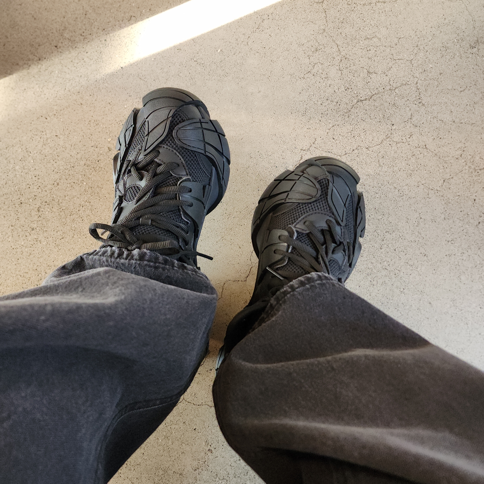 CAMPER LAB Tormenta Sneakers Black 착용 스타일