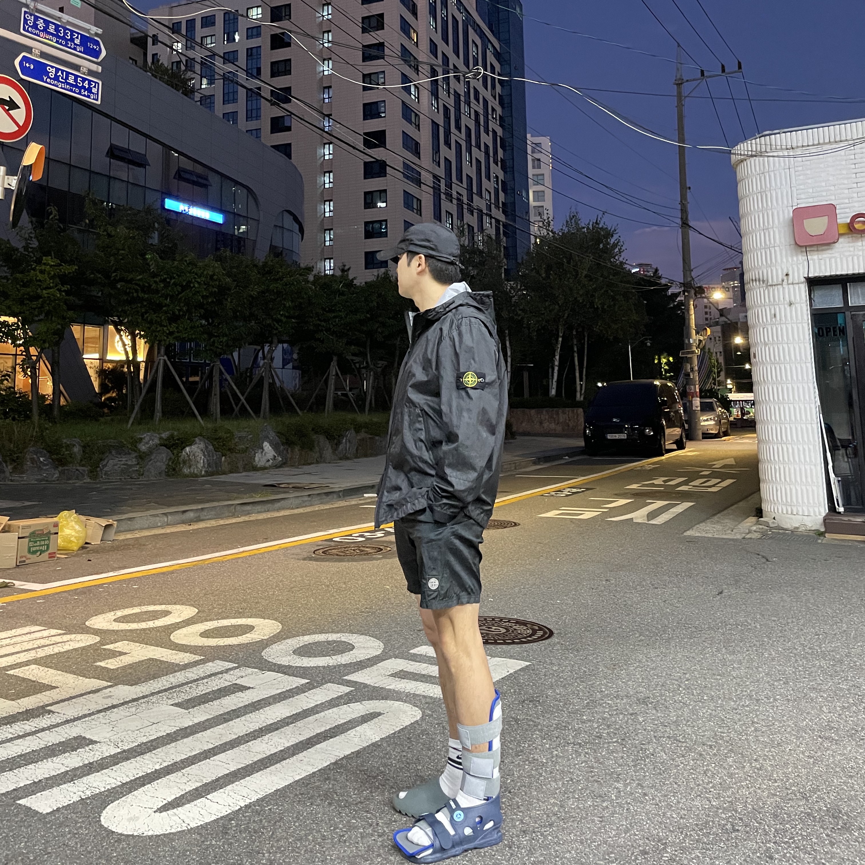 Stone Island 40523 Membrana 3L TC Jacket Black - 21SS, Stone Island B0943 Nylon Metal Swimming Trunk Black - 24SS 착용 스타일