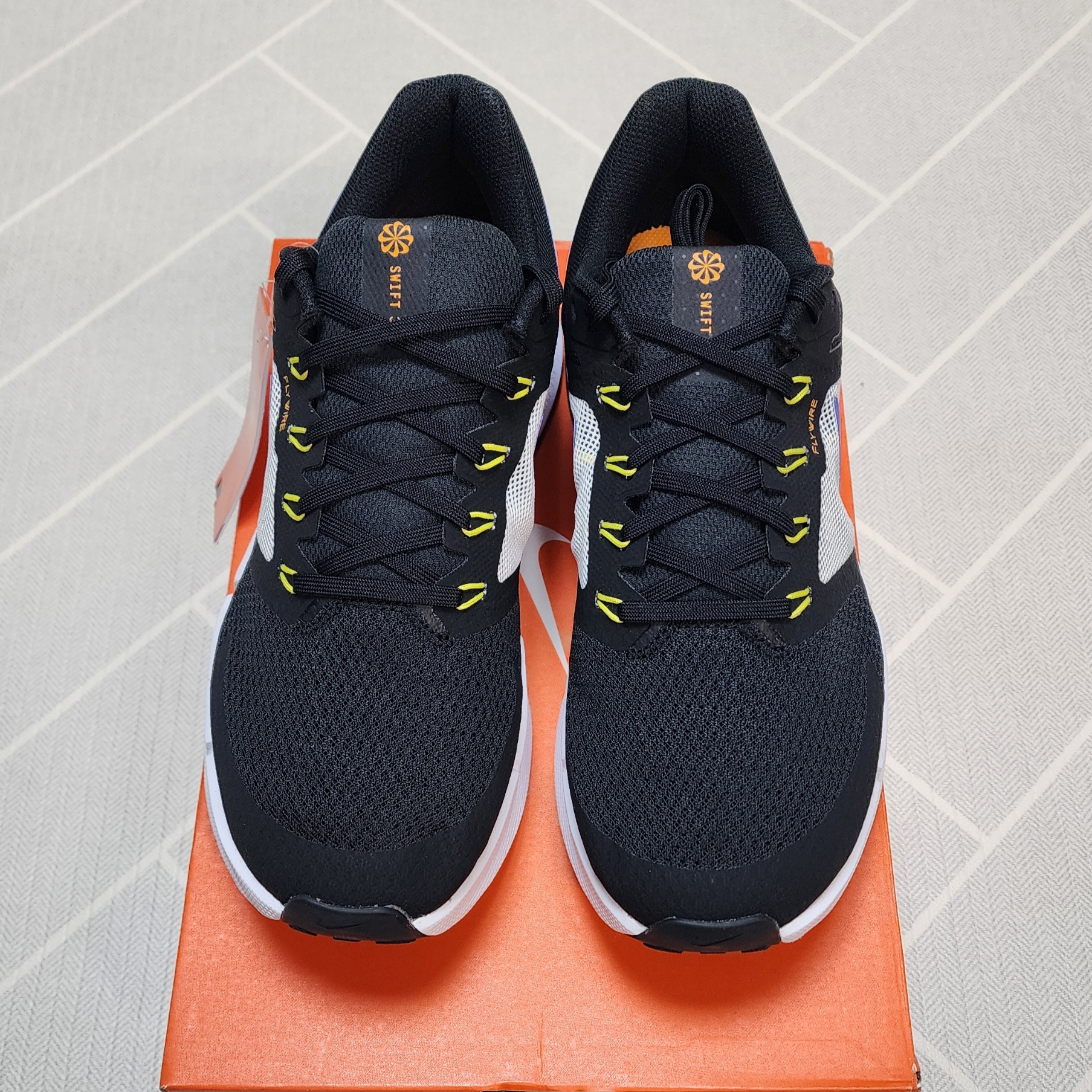 Nike Run Swift 3 Black Racer Blue 착용 스타일 - 2