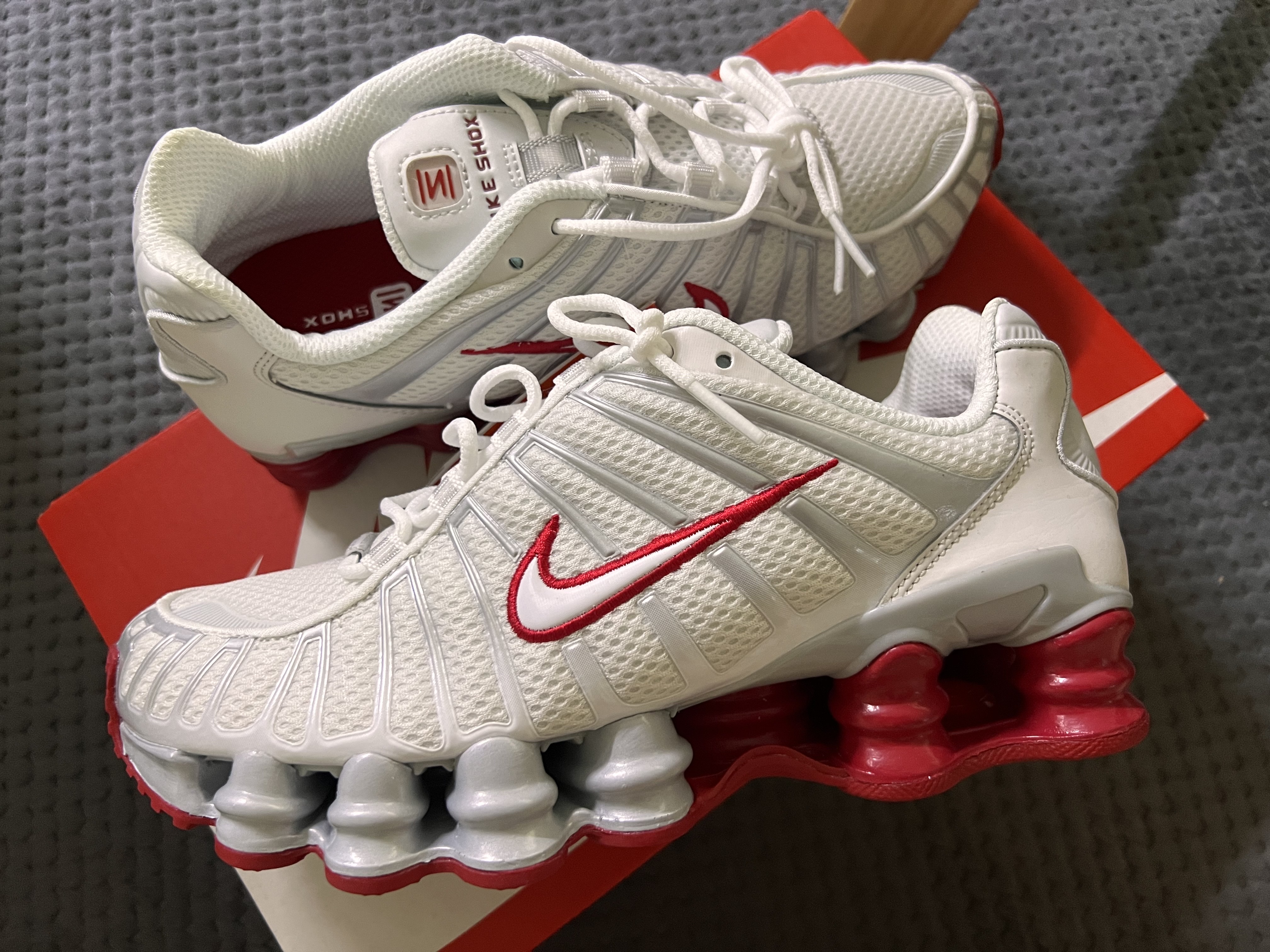 (W) Nike Shox TL Platinum Tint 착용 스타일