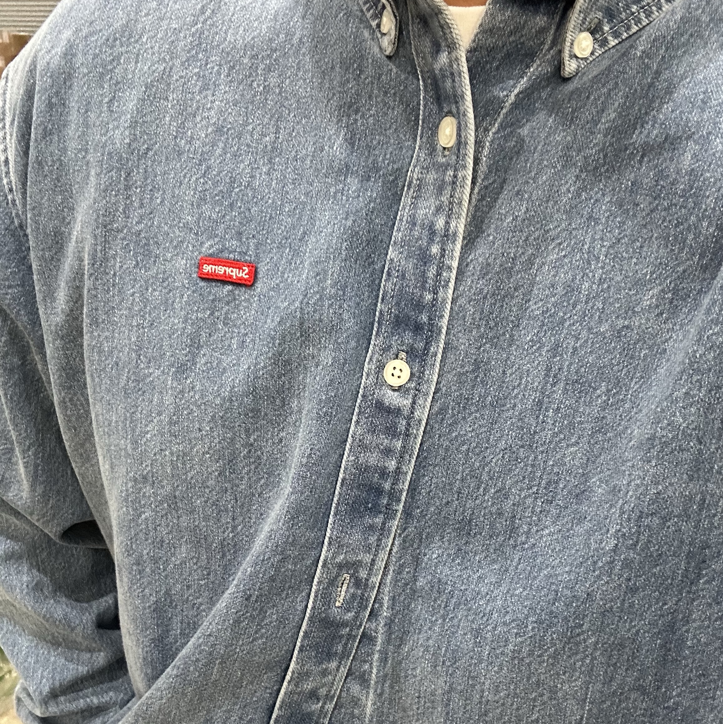 Supreme Small Box Shirt Denim - 23FW 착용 스타일