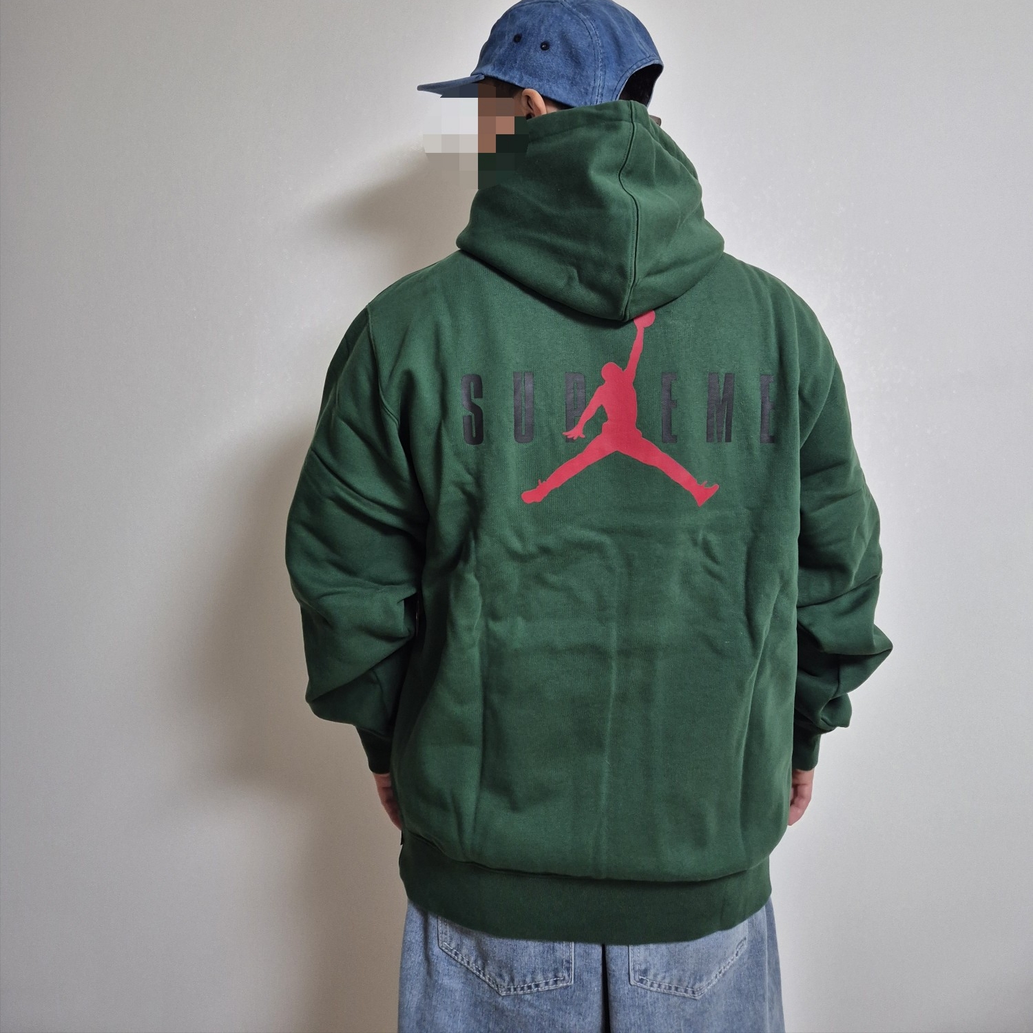 Supreme Washed Chino Twill Camp Cap Denim - 24FW, Supreme x Jordan Hooded Sweatshirt Green - 24FW 착용 스타일 - 2