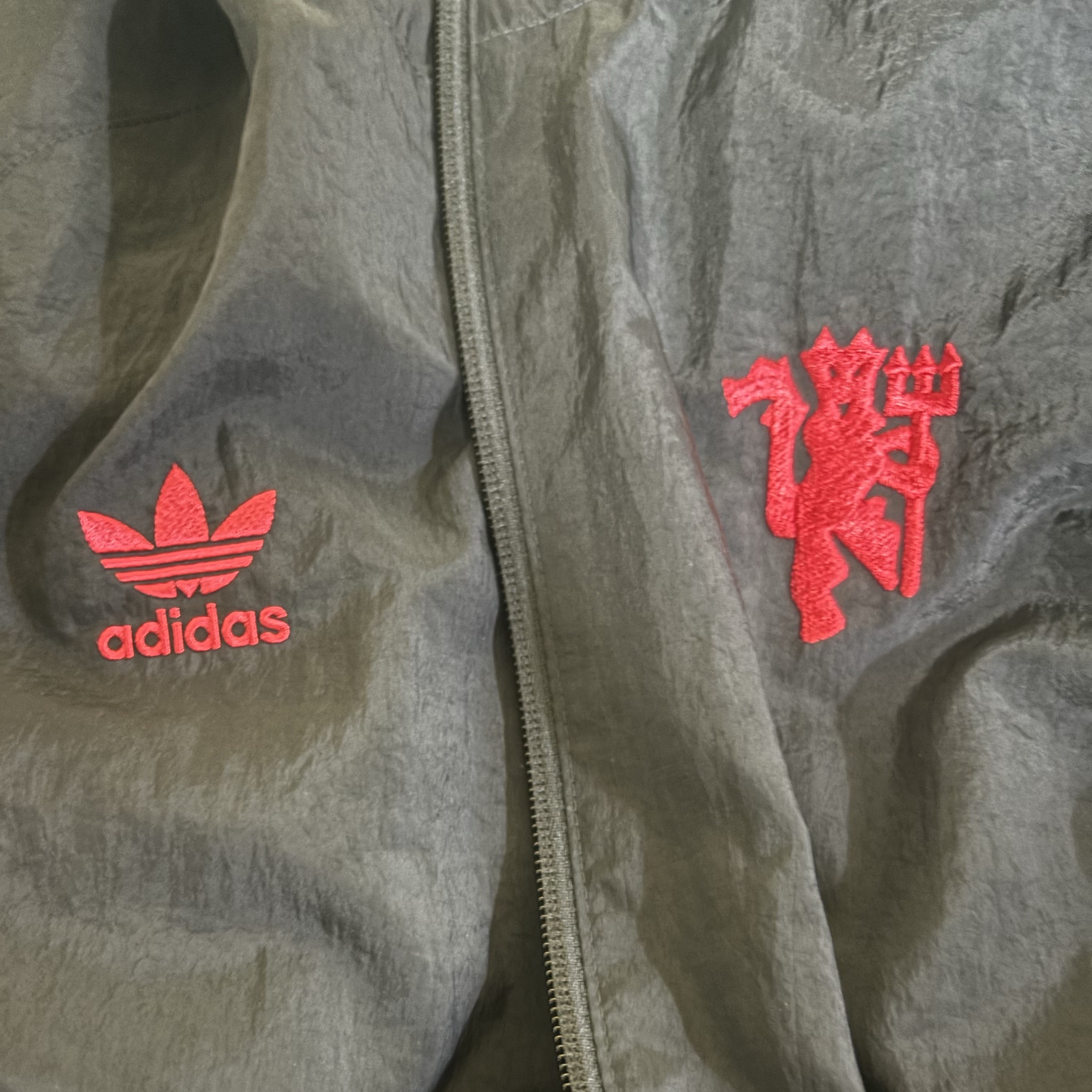 Adidas Manchester United Originals Track Top Black Red - KR Sizing 착용 스타일 - 1