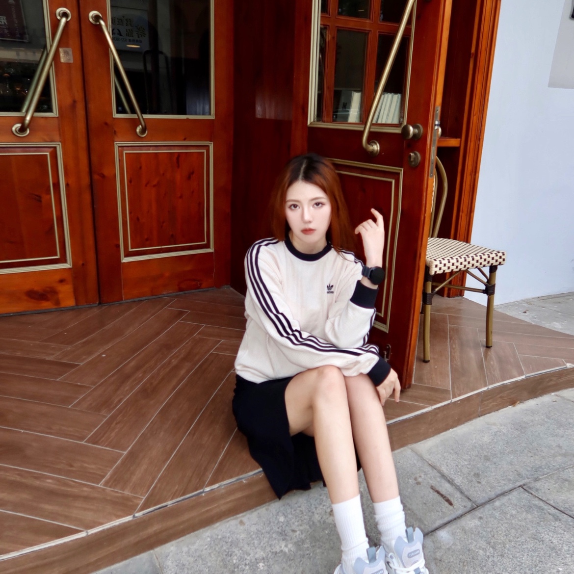 Adidas Adicolor Classic Waffle Crew Wonder White - US Sizing 착용 스타일