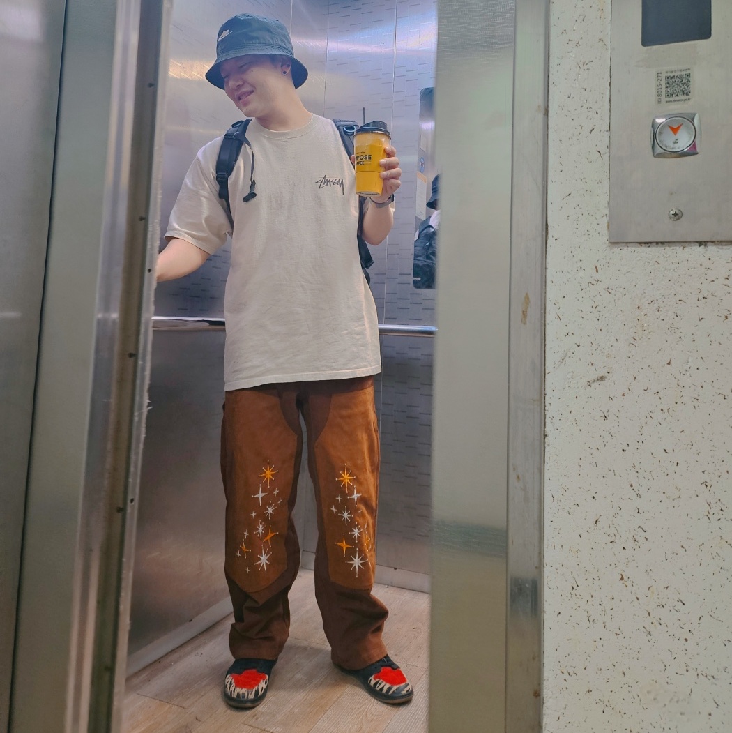 Stussy Diced Out T-Shirt Smoke 착용 스타일 - 2