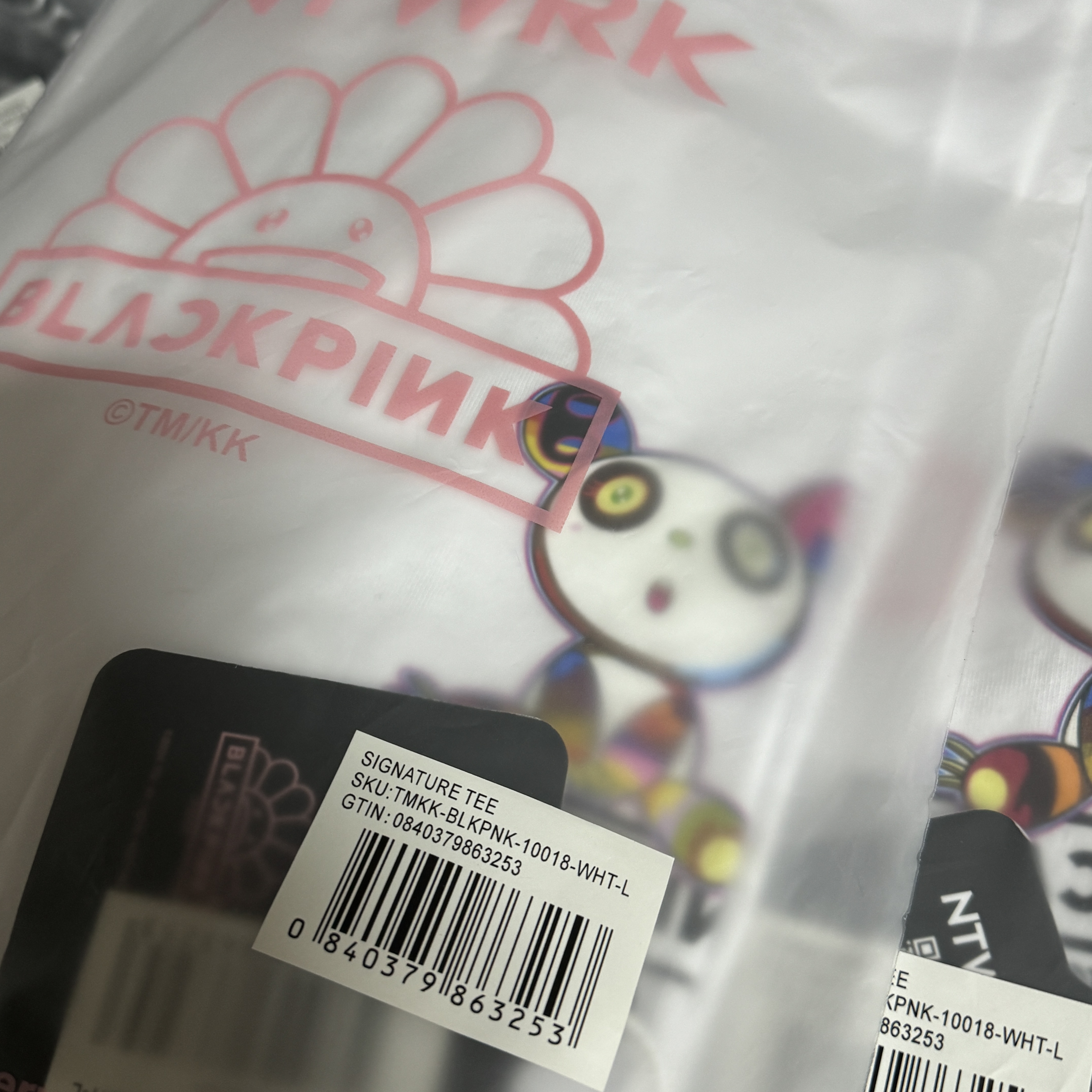 Kaikai Kiki x Blackpink Signature T-Shirt White 착용 스타일