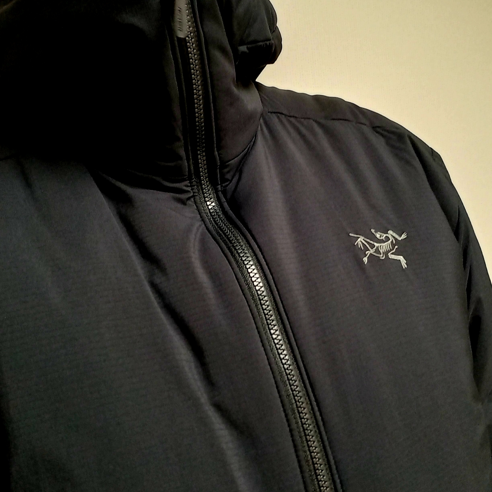 Arc'teryx Atom Heavyweight Hoody Black, Arc'teryx Small Bird Cap Black ์ฐฉ์ฉ ์คํ์ผ - 9