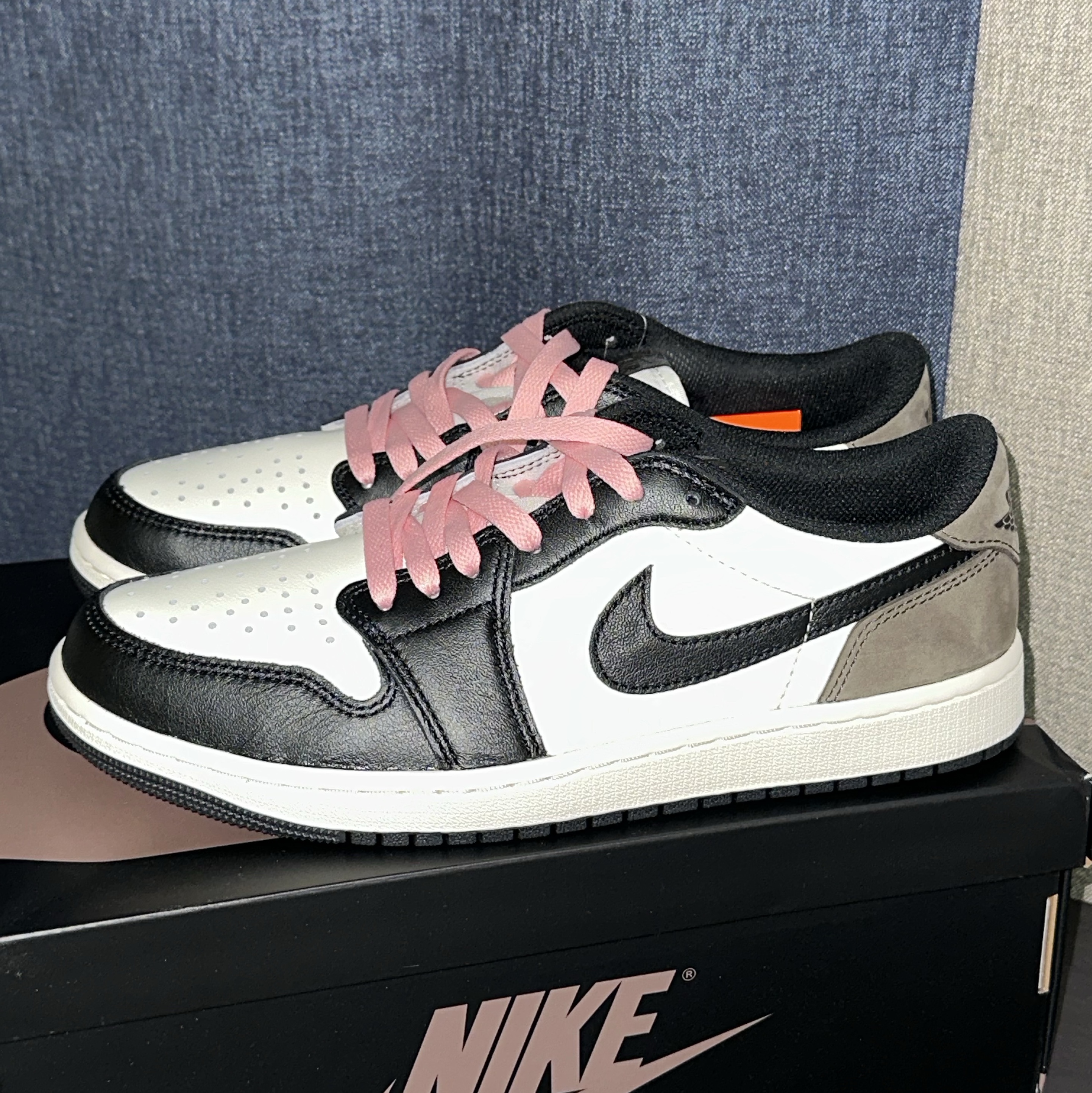 Jordan 1 Retro Low OG Mocha 착용 스타일 - 2