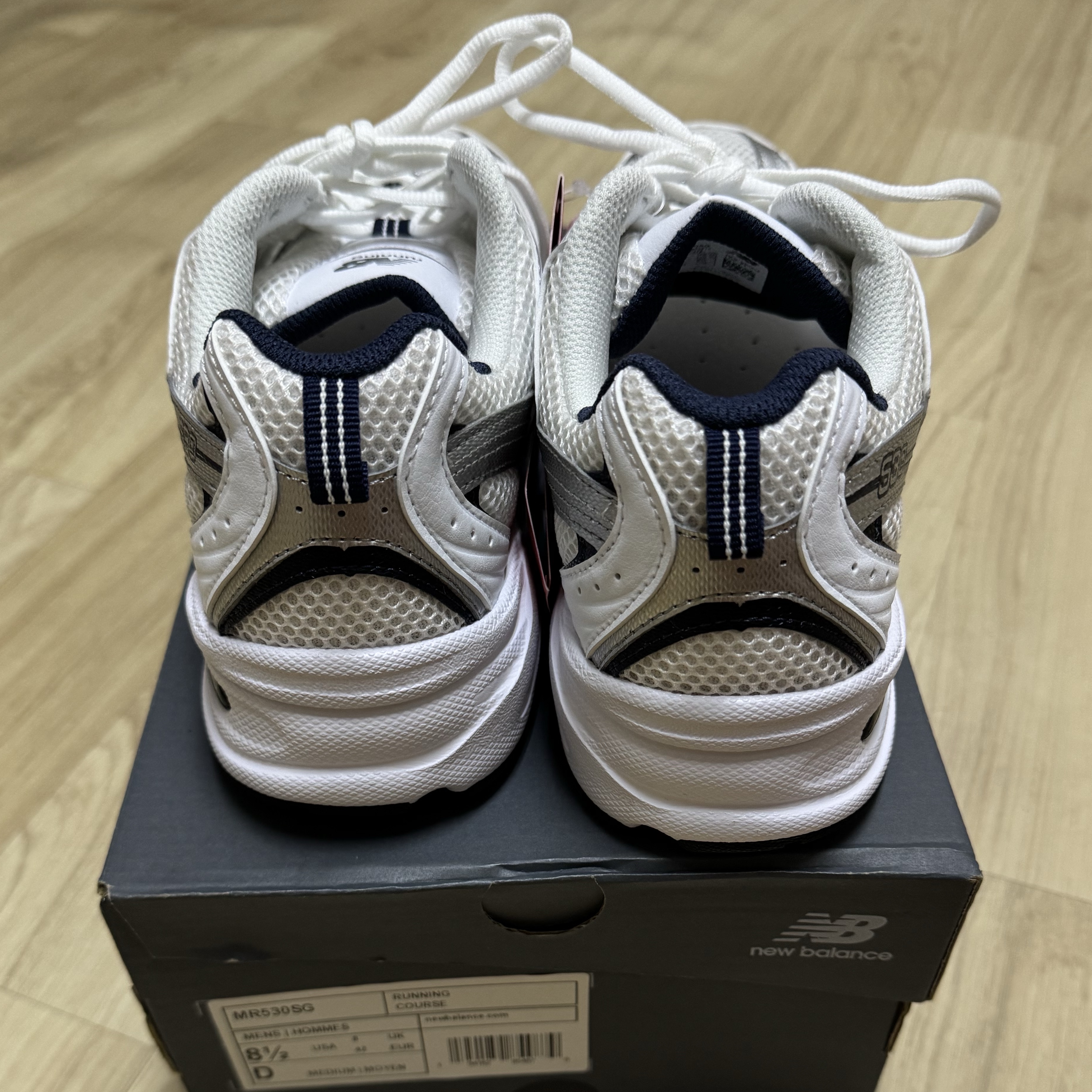 New Balance 530 White 착용 스타일 - 3