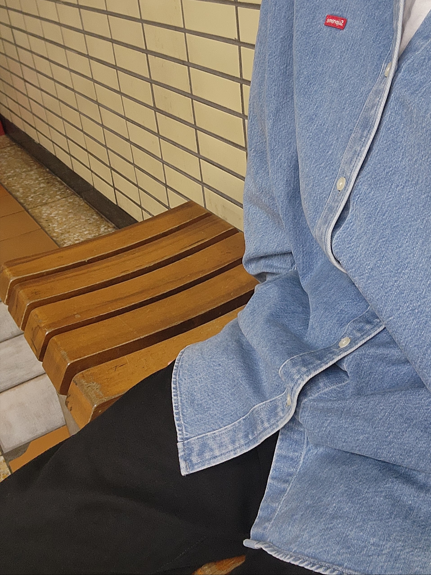 Supreme Rigid Baggy Selvedge Jean Rigid Black - 24FW, Supreme Small Box Shirt Denim - 23FW 착용 스타일