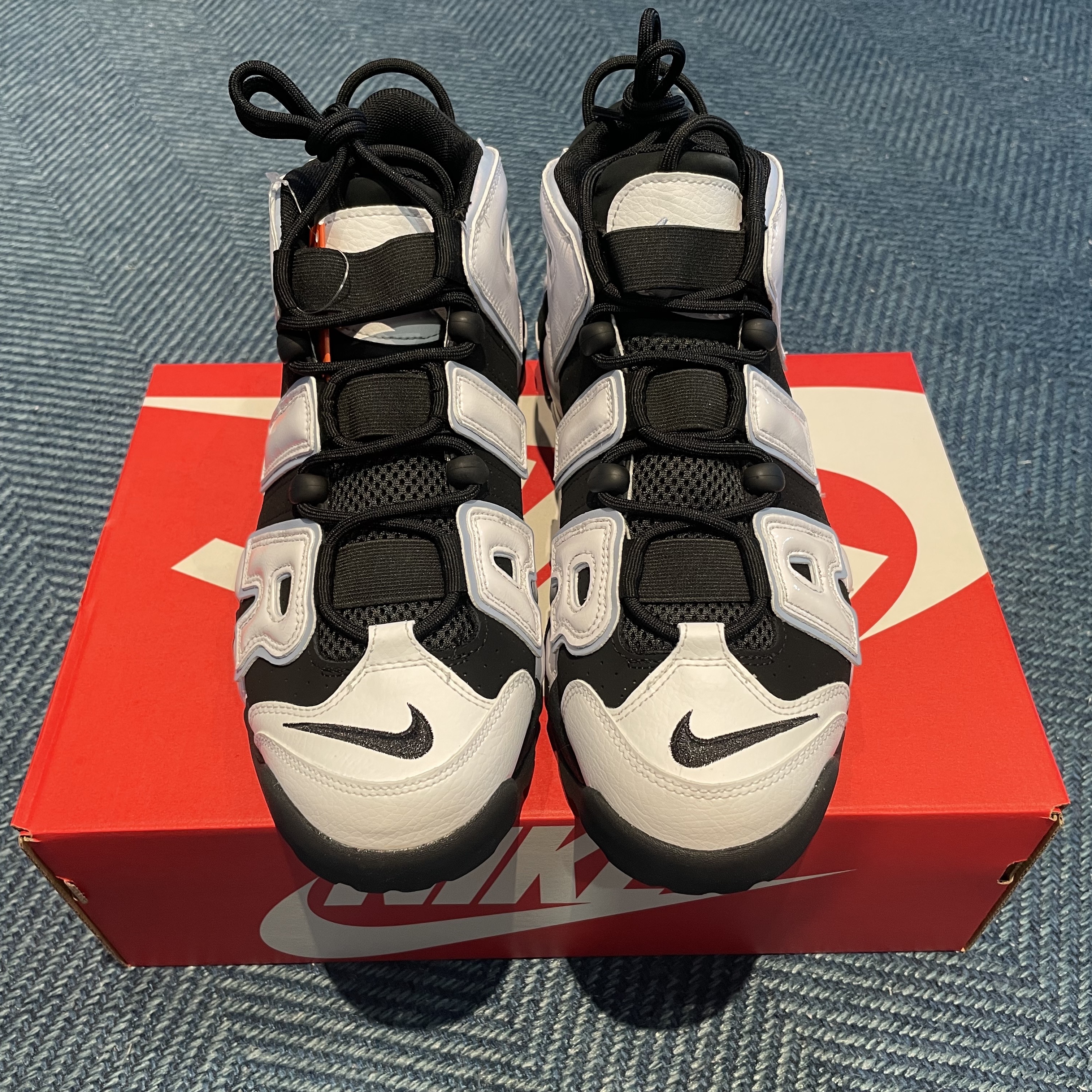 Nike Air More Uptempo 96 Cobalt Bliss 착용 스타일 - 1