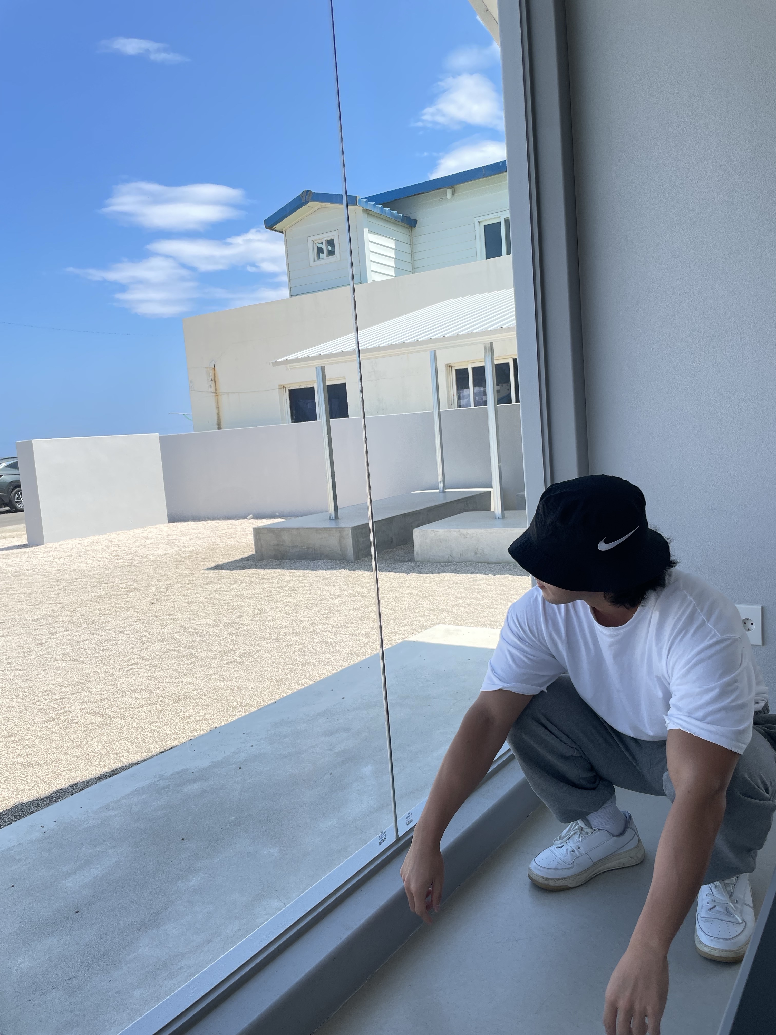Acne Studios Cotton Sweatpants Light Grey Melange, Acne Studios Perey Lace Up Sneakers White 착용 스타일 - 5
