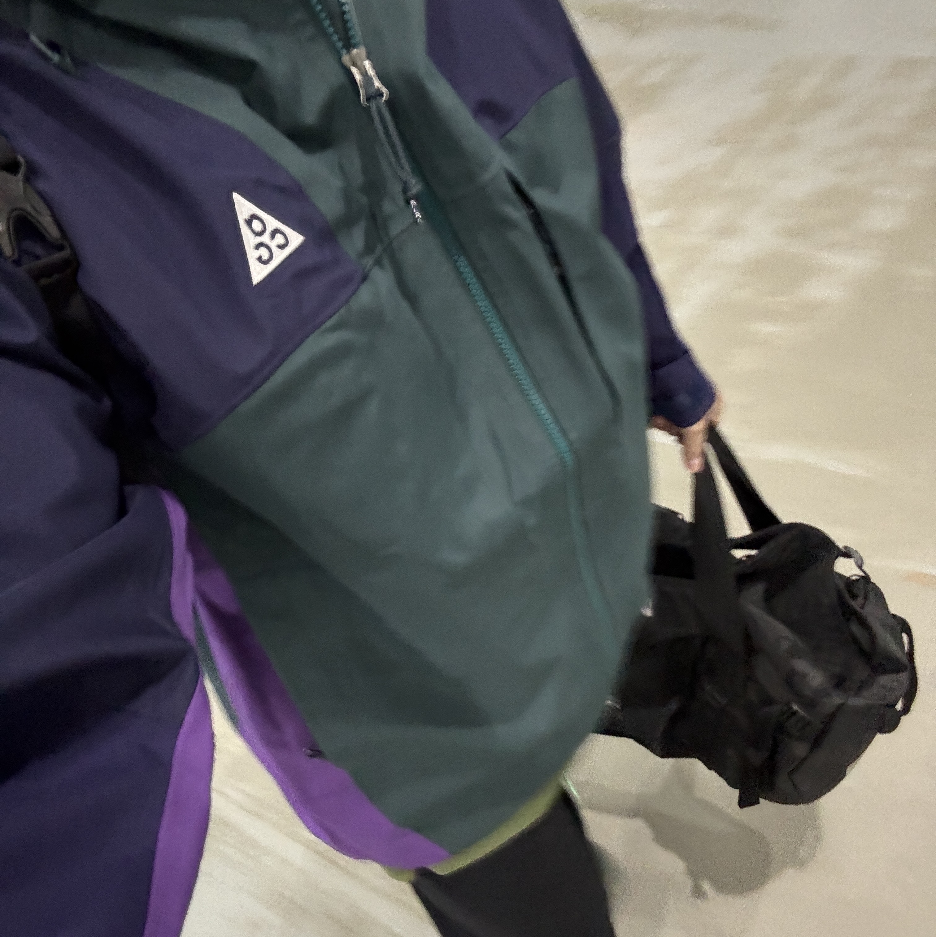 Nike ACG Rope De Dope Primaloft Therma-Fit Jacket Black Summit White - Asia, Nike ACG Storm-Fit ADV Gore-Tex Misery Ridge Jacket Deep Jungle - Asia 착용 스타일 - 2