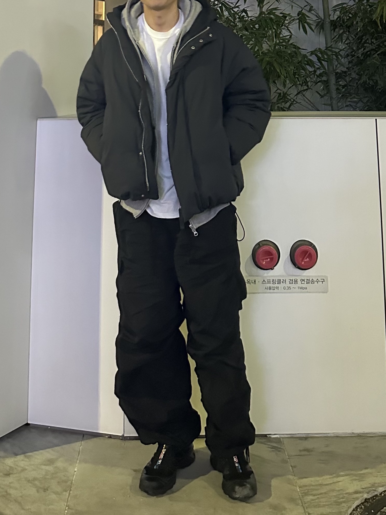 Salomon XT-6 ADV Black, Stussy Basic Stussy LS T-Shirt White 착용 스타일 - 2