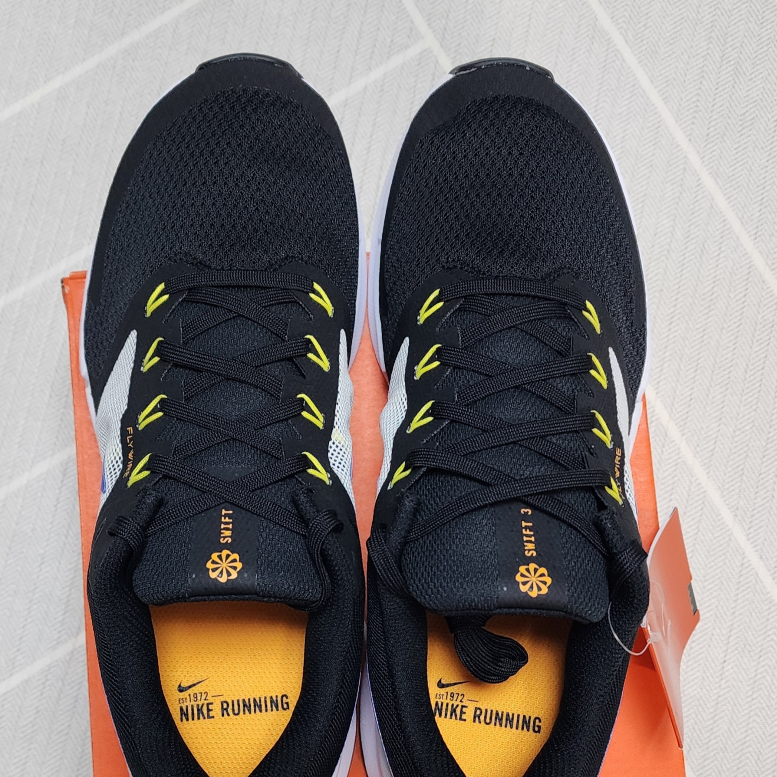 Nike Run Swift 3 Black Racer Blue 착용 스타일 - 3