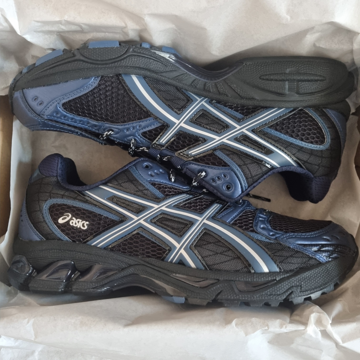 Asics Gel-Nimbus 10.1 Black Grand Shark 착용 스타일