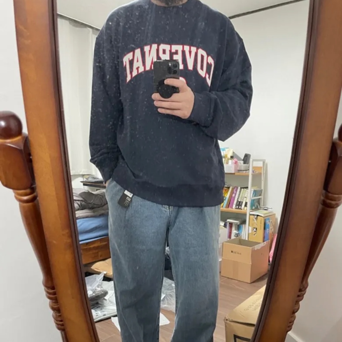 Covernat Arch Logo Crewneck Navy 착용 스타일