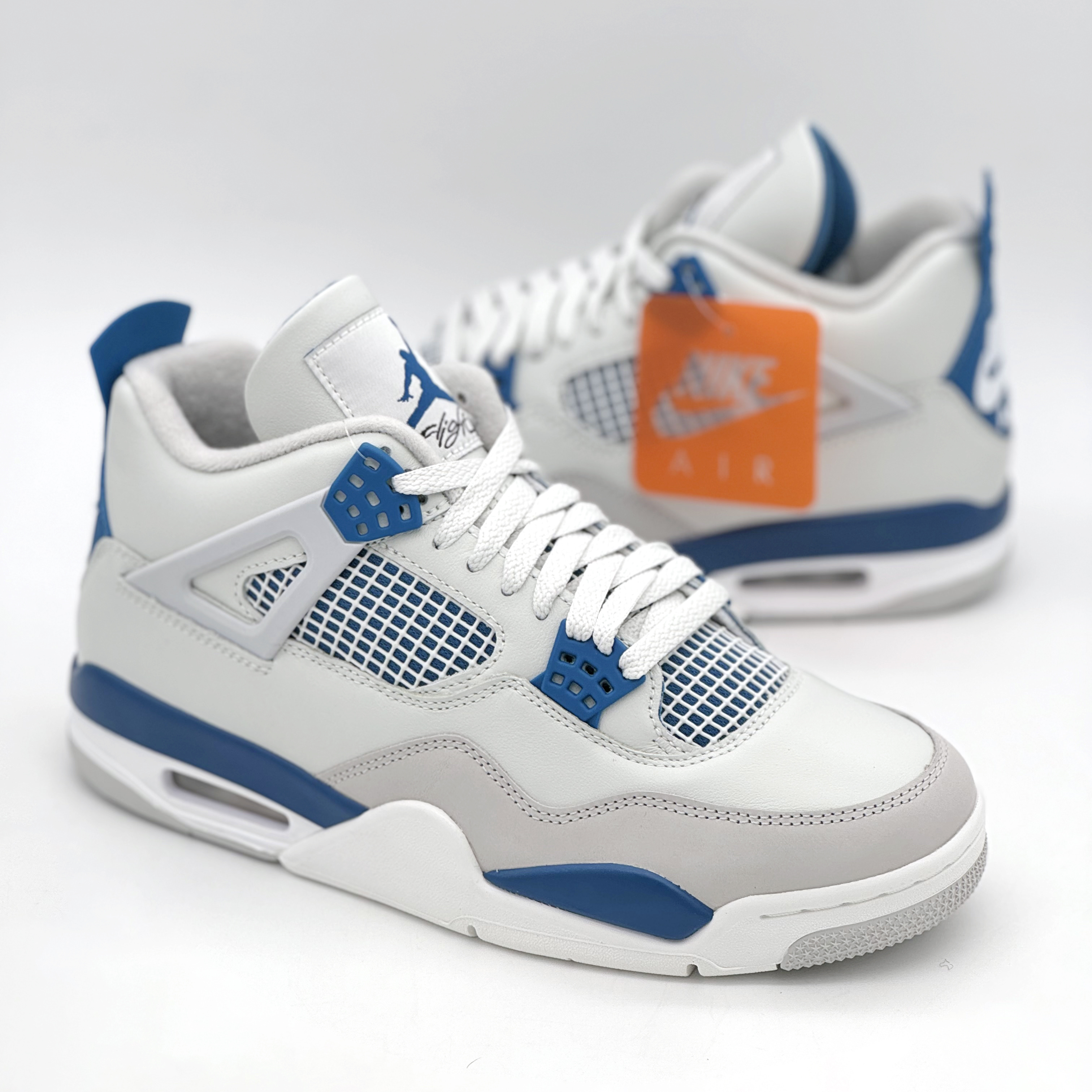 Jordan 4 Retro Industrial Blue 착용 스타일 - 2