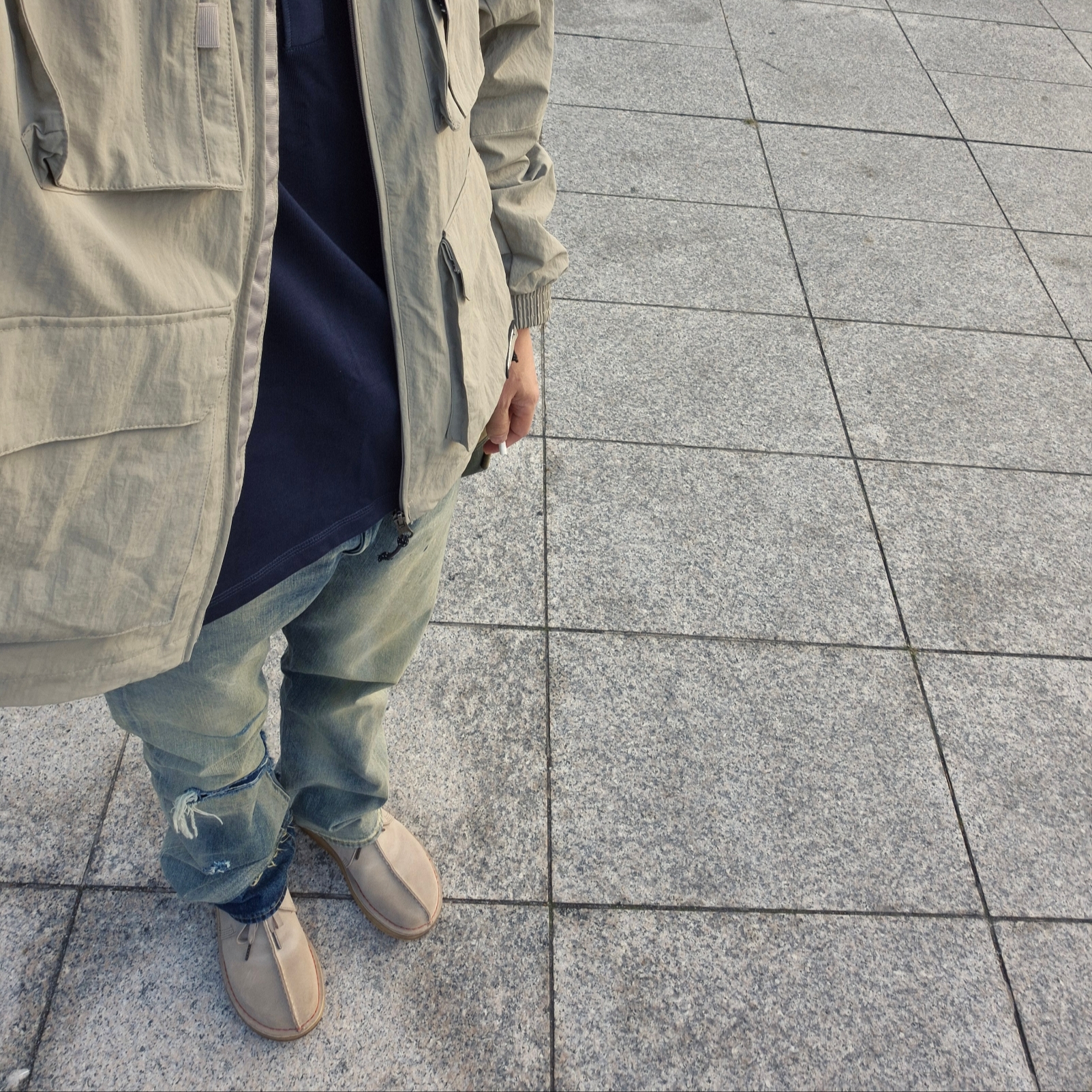 Clarks Desert Trek Sand Suede 착용 스타일 - 1