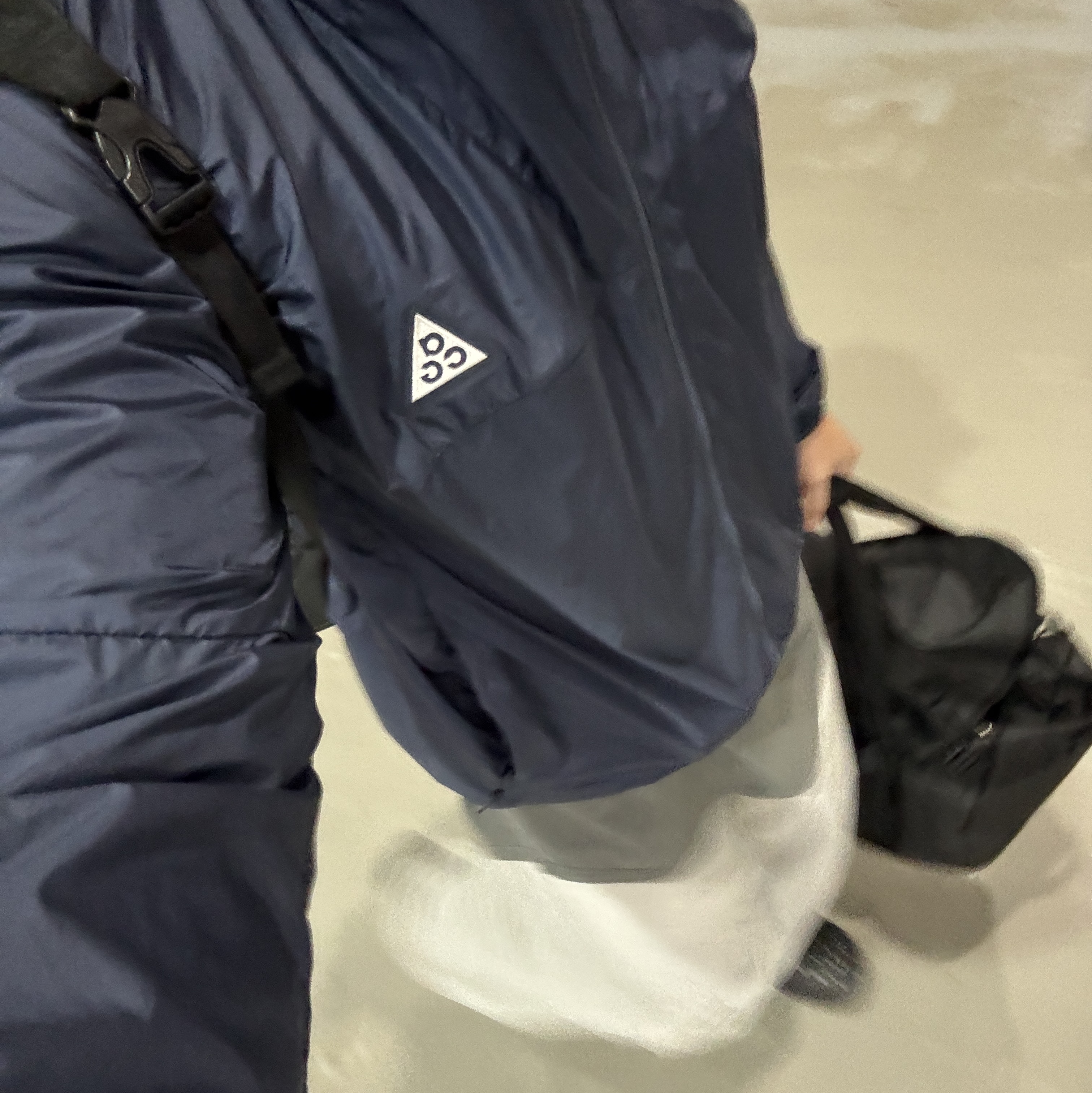 Nike ACG Rope De Dope Primaloft Therma-Fit Jacket Black Summit White - Asia, Nike ACG Storm-Fit ADV Gore-Tex Misery Ridge Jacket Deep Jungle - Asia 착용 스타일 - 3