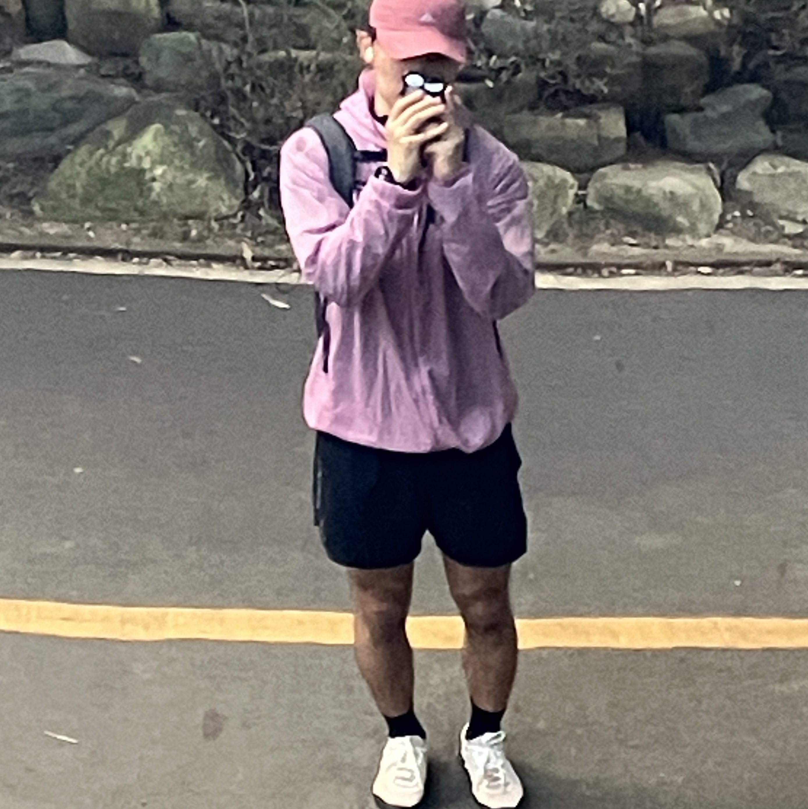 On Running Cloudultra 2 Sand Black, Adidas Running X Adizero Heat.rdy Lightweight Cap Preloved Crimson 착용 스타일 - 2