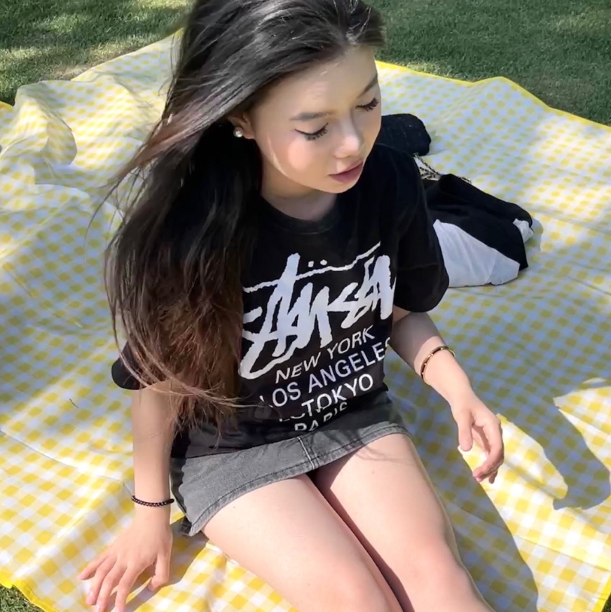 Stussy World Tour T-Shirt White 2024,2025 착용 스타일