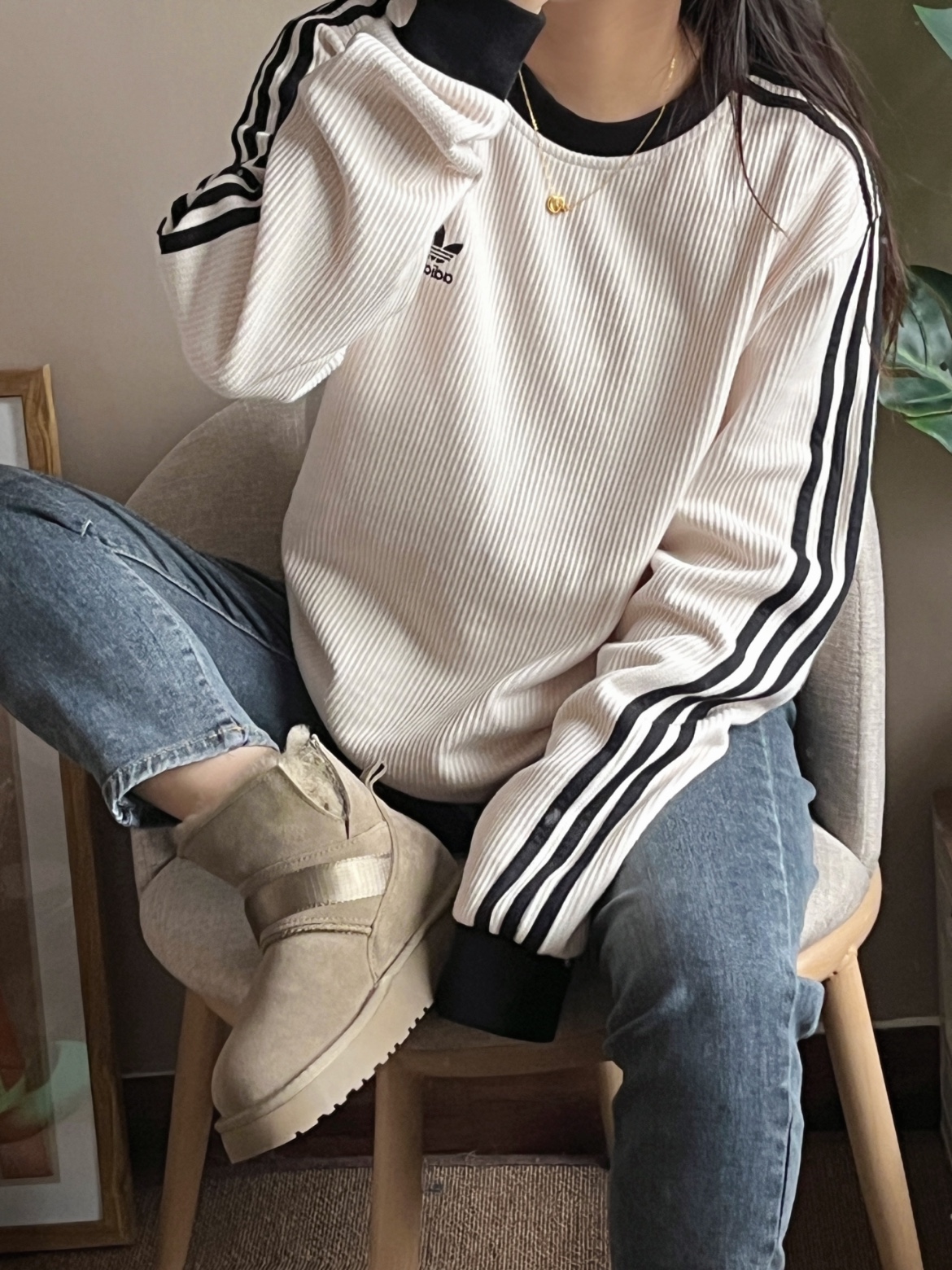 Adidas Adicolor Classic Waffle Crew Wonder White - US Sizing 착용 스타일