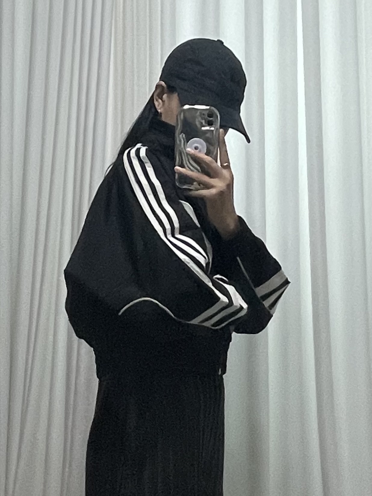 Adidas Premium Essentials Dad Cap Black, Adidas Samba OG Black White Gum 착용 스타일 - 6