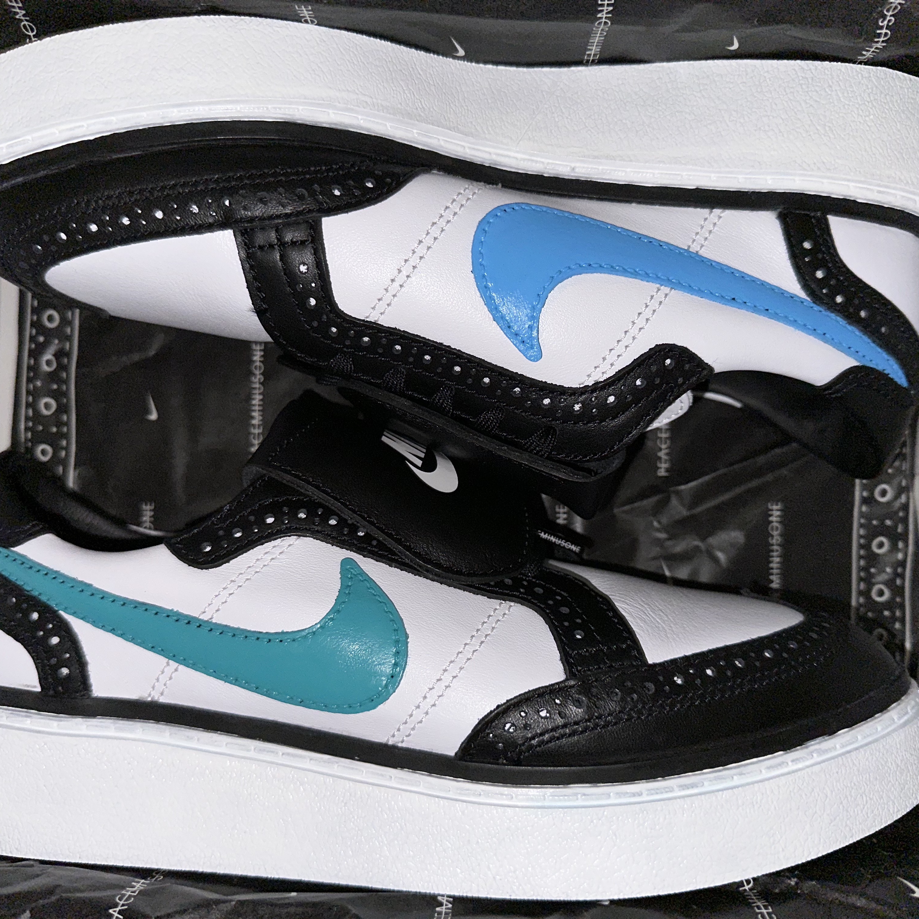 Nike x Peaceminusone Kwondo1 Black and White 착용 스타일 - 3