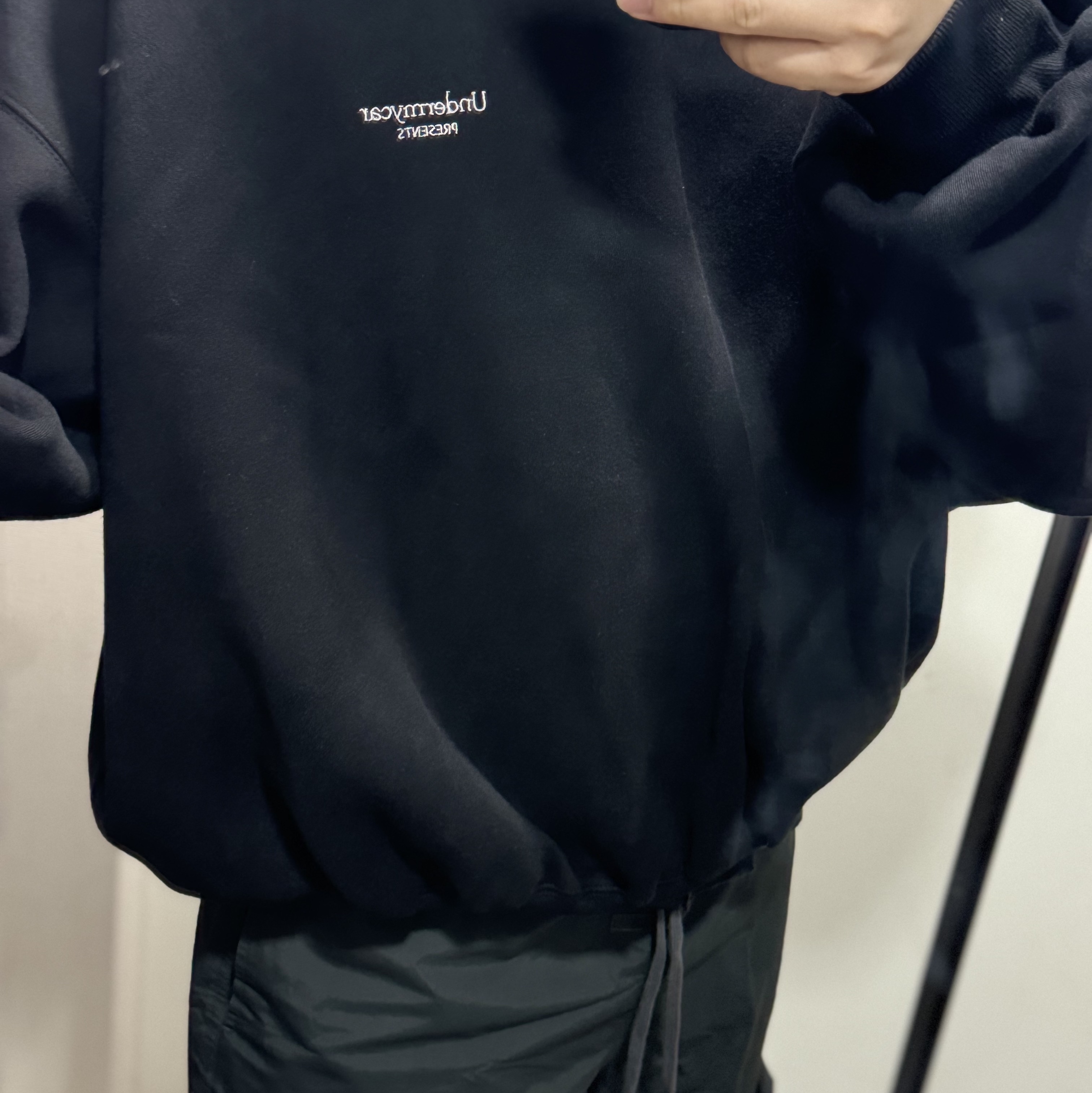 Undermycar Mu.14 Anti Fxxking Logo Play Oversized Bonded Sweat Shirts Black 착용 스타일