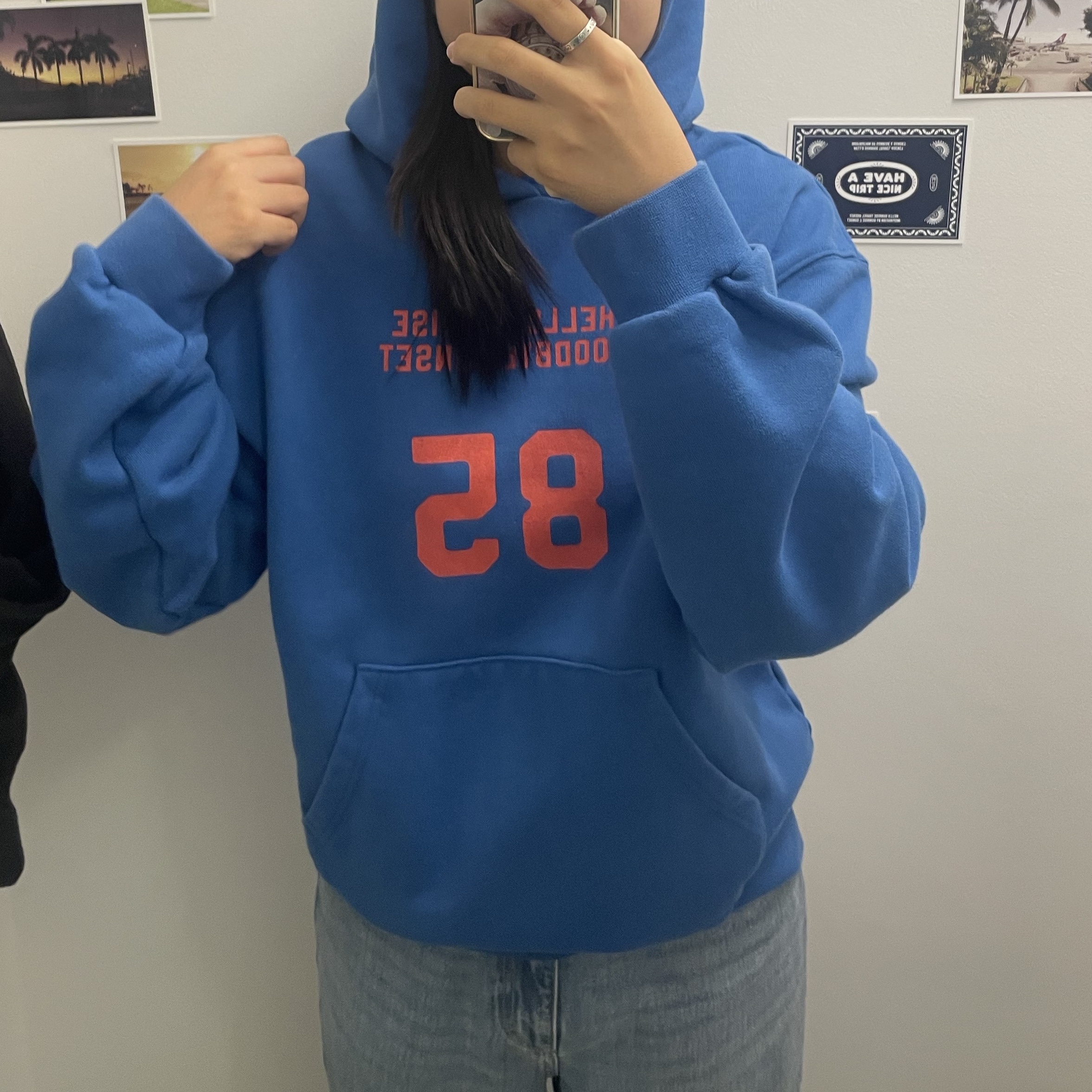 Hello Sunrise Typo Logo Hoodie Blue 착용 스타일