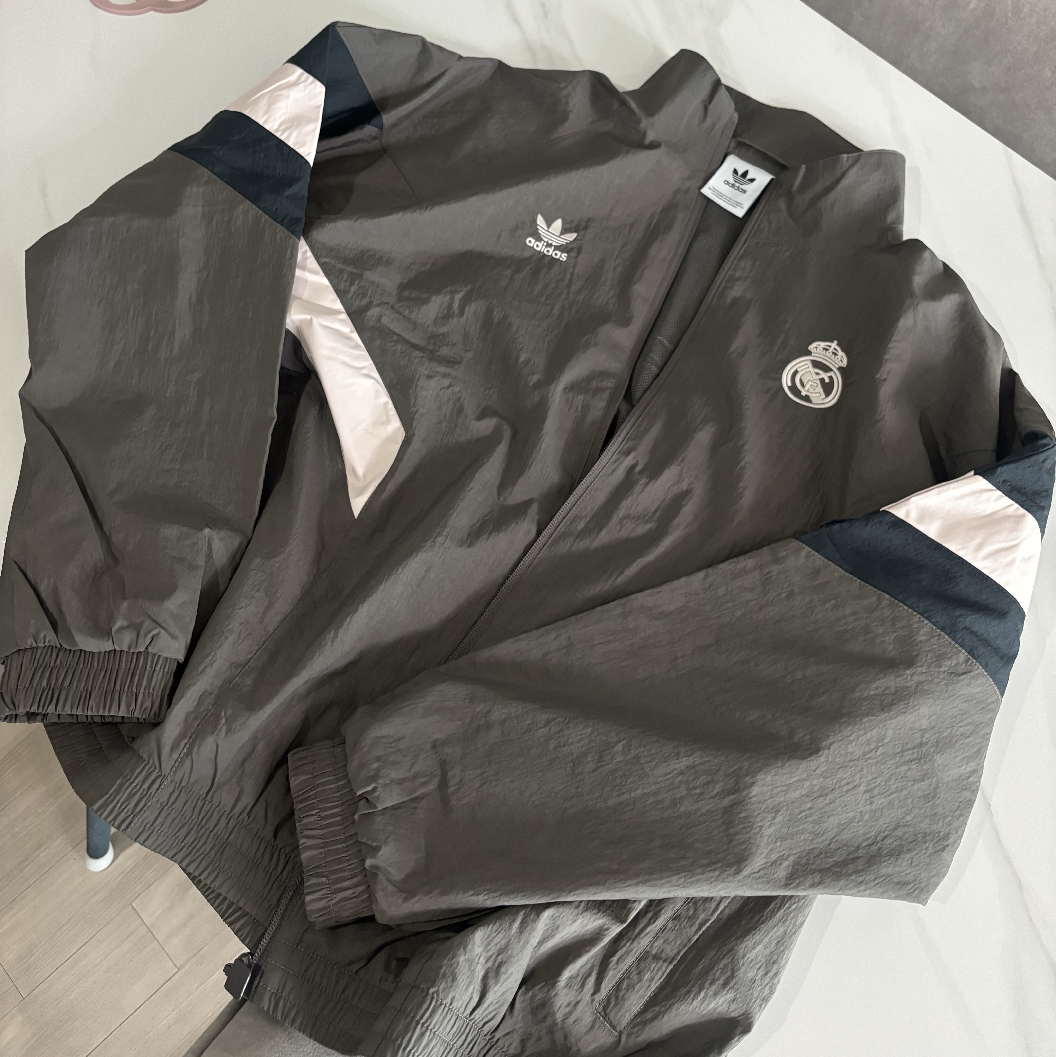 Adidas Real Madrid Originals Track Top Charcoal Grey - KR Sizing 착용 스타일