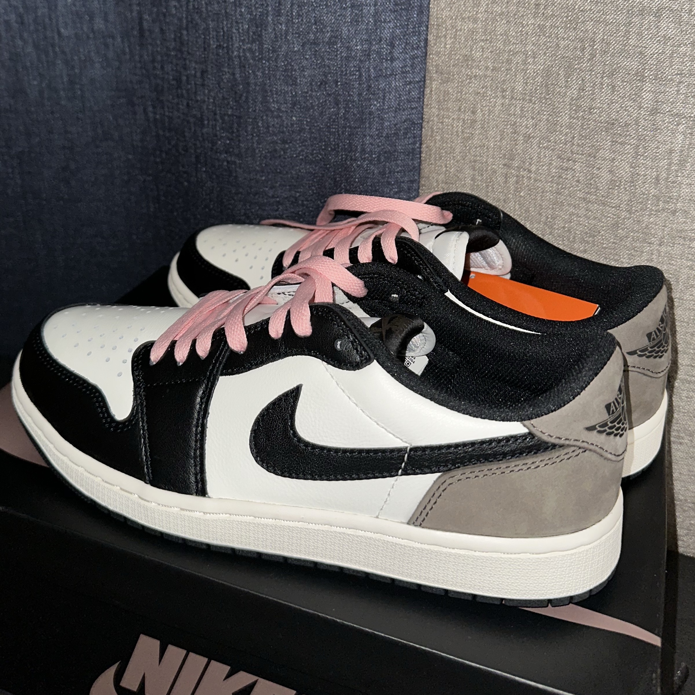 Jordan 1 Retro Low OG Mocha 착용 스타일 - 1