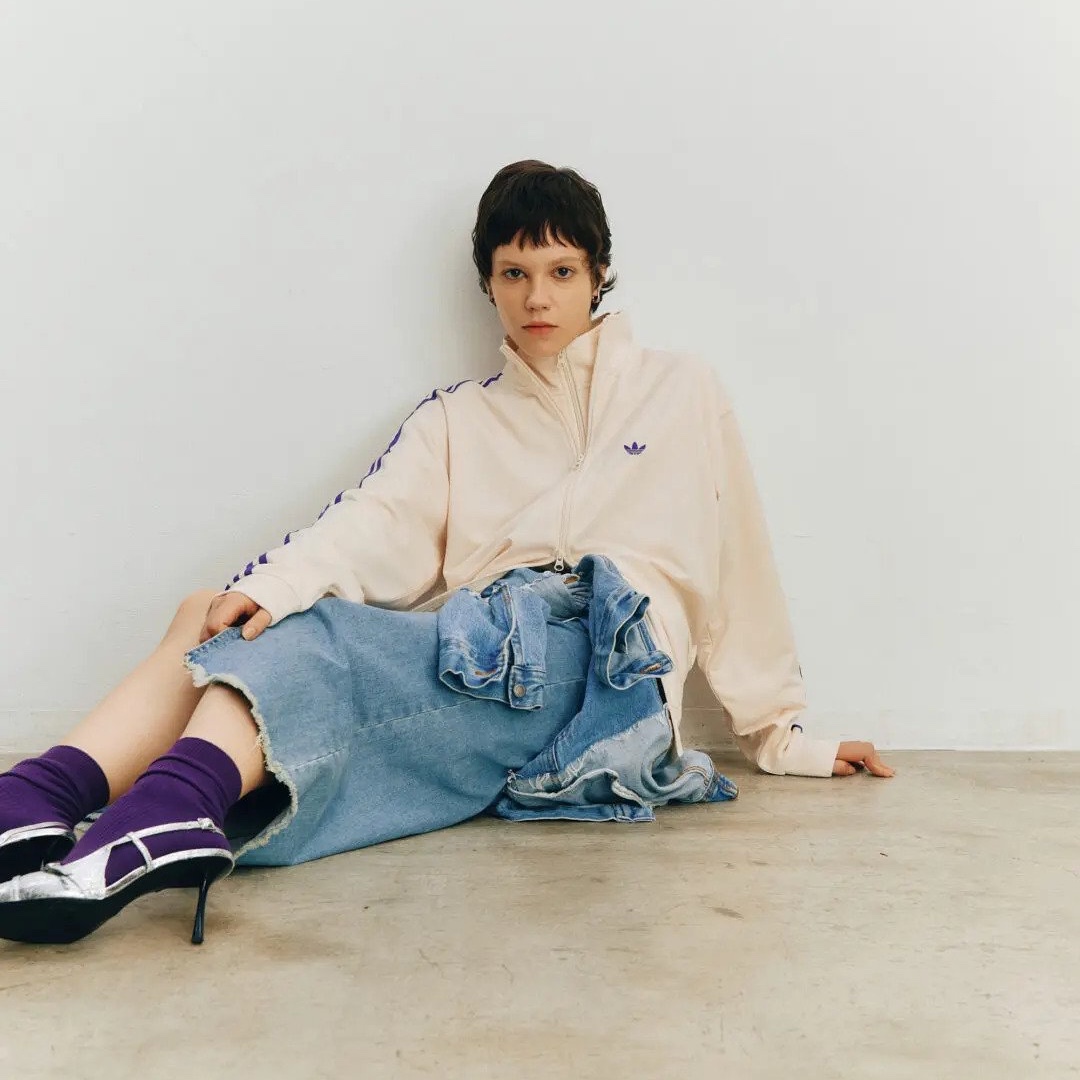 Adidas Originals Track Jacket Gender Neutral Wonder White Energy Ink - KR Sizing 착용 스타일 - 2