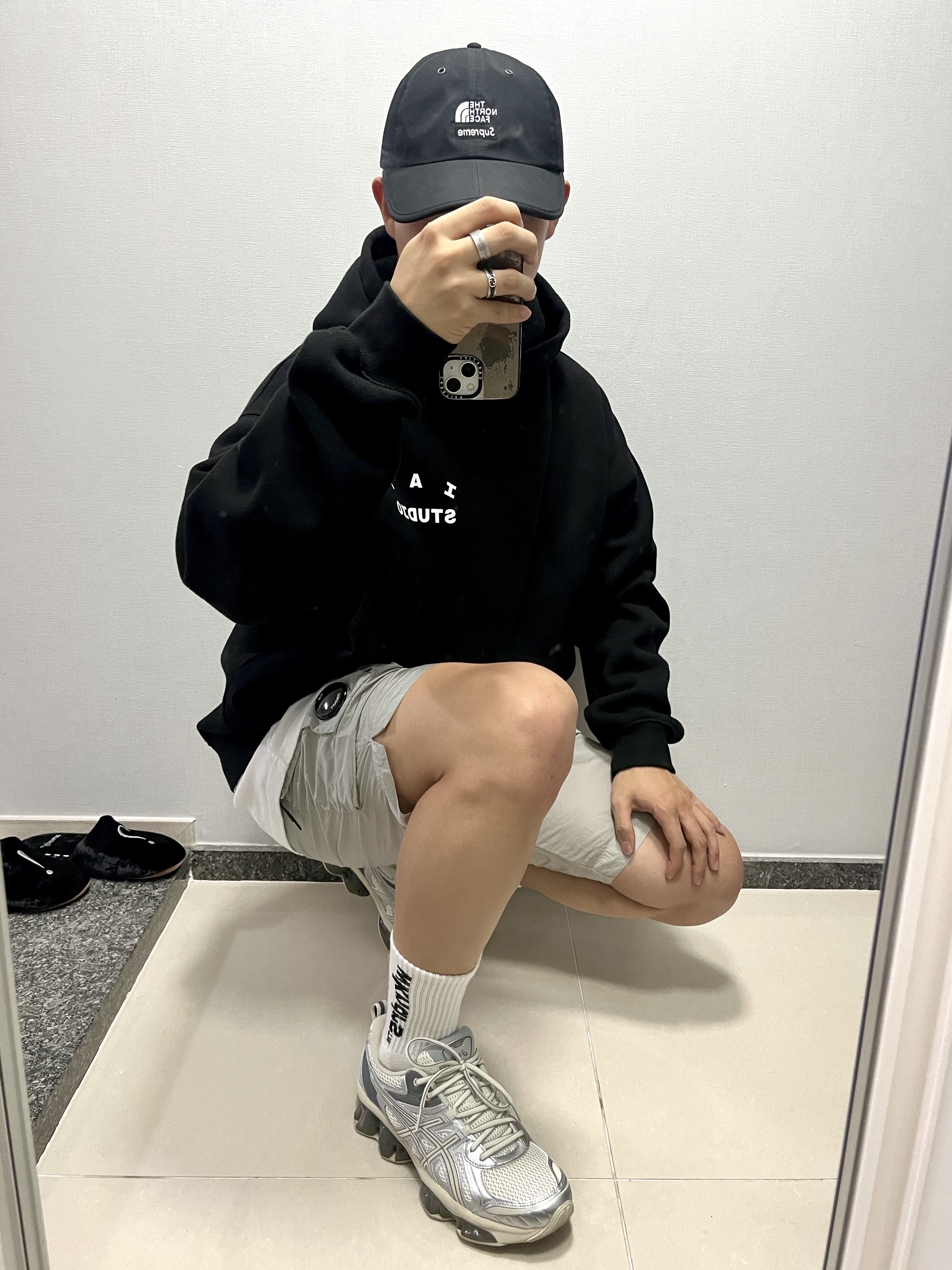 Supreme x The North Face Split 6-Panel Black - 24SS, IAB Studio Hoodie Black 착용 스타일