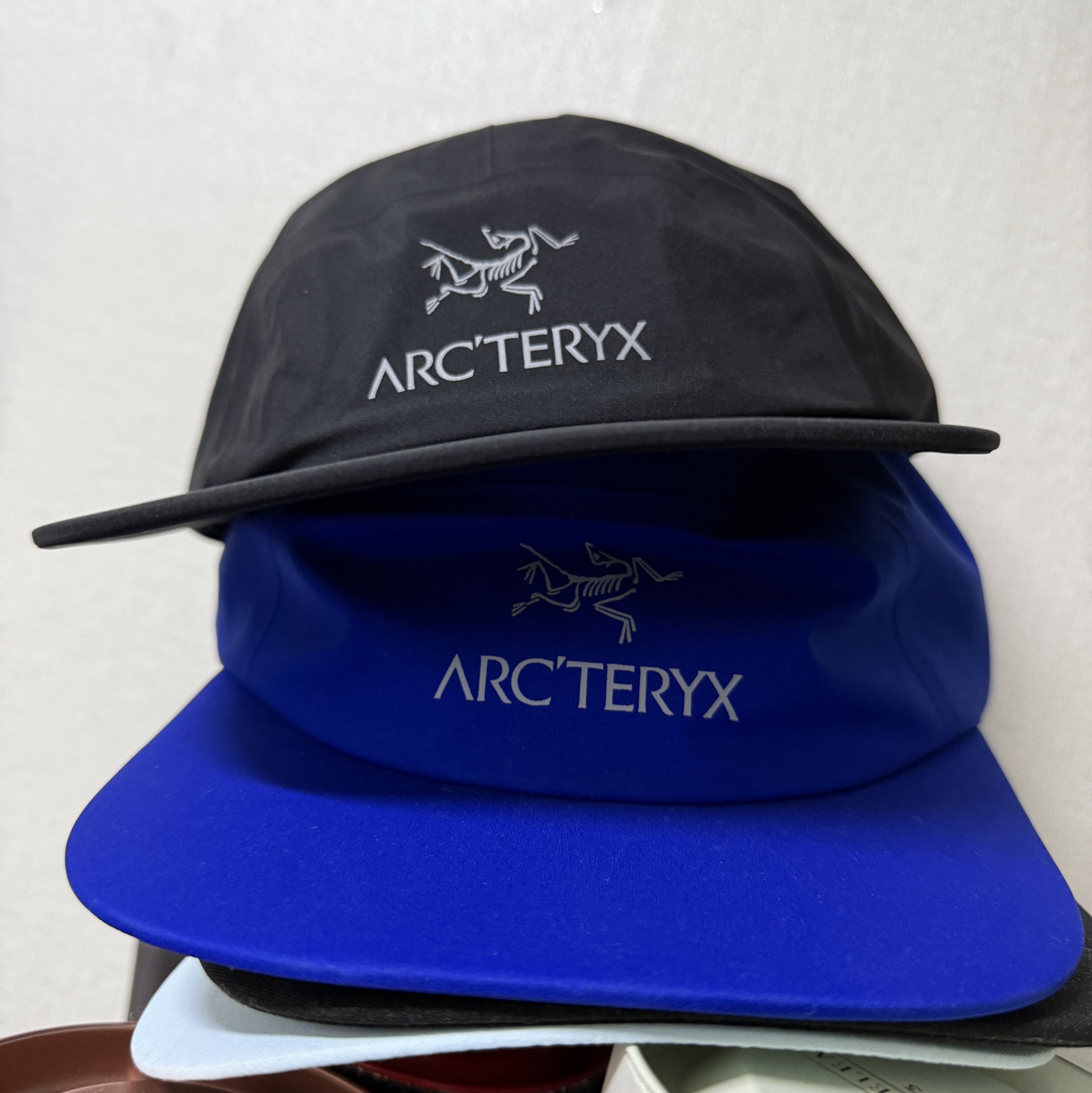 Arc'teryx Gore 5 Panel Cap Vitality, Arc'teryx Gore 5 Panel Cap Black 착용 스타일