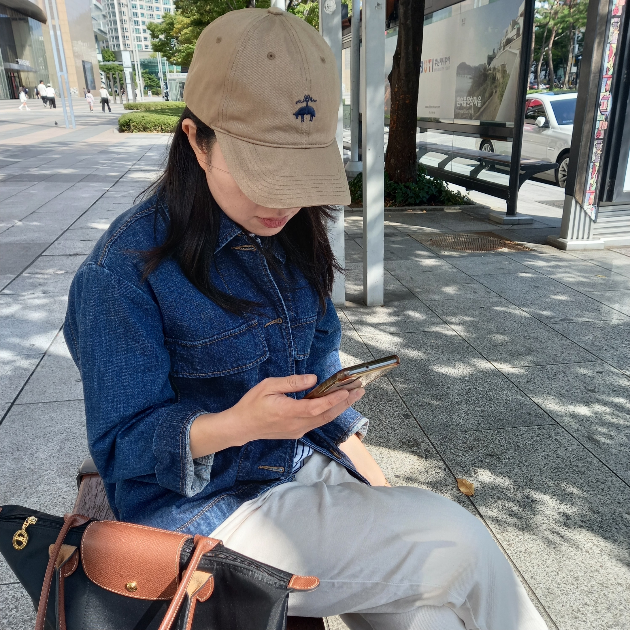 Longchamp Le Pliage Original Tote Bag M Black, Hoka x Satisfy Mafate Speed 4 Lite Rubber 착용 스타일 - 1