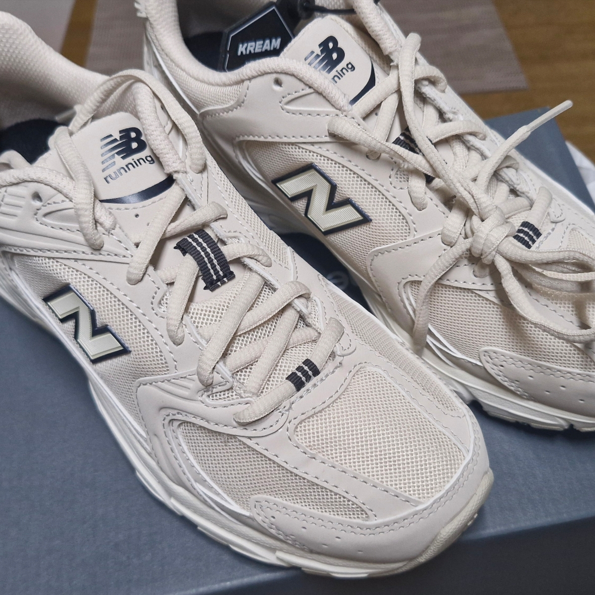 New Balance 530 Ivory 착용 스타일