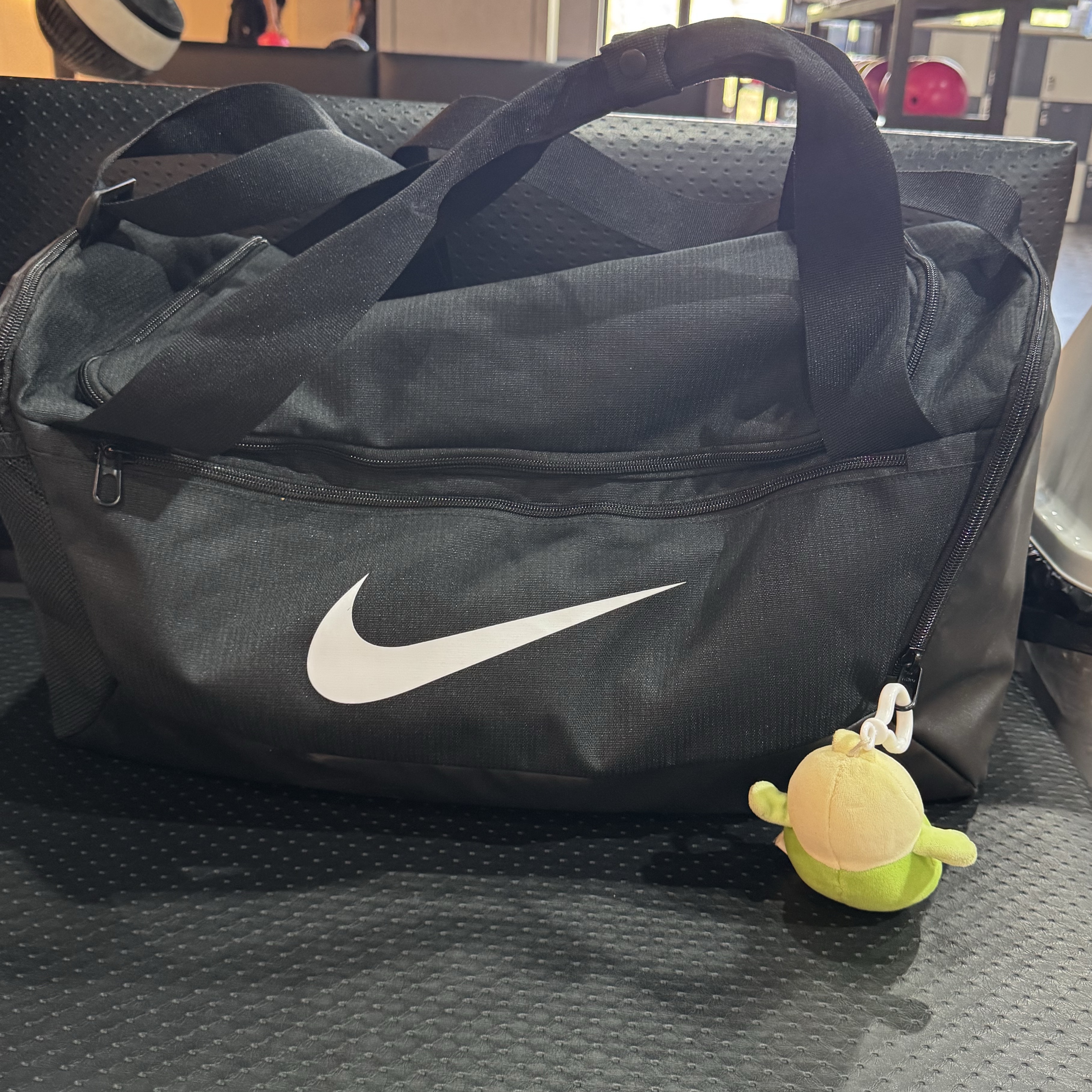 Nike Brasilia 9.5 Training Duffle Bag Small 41L Black 착용 스타일