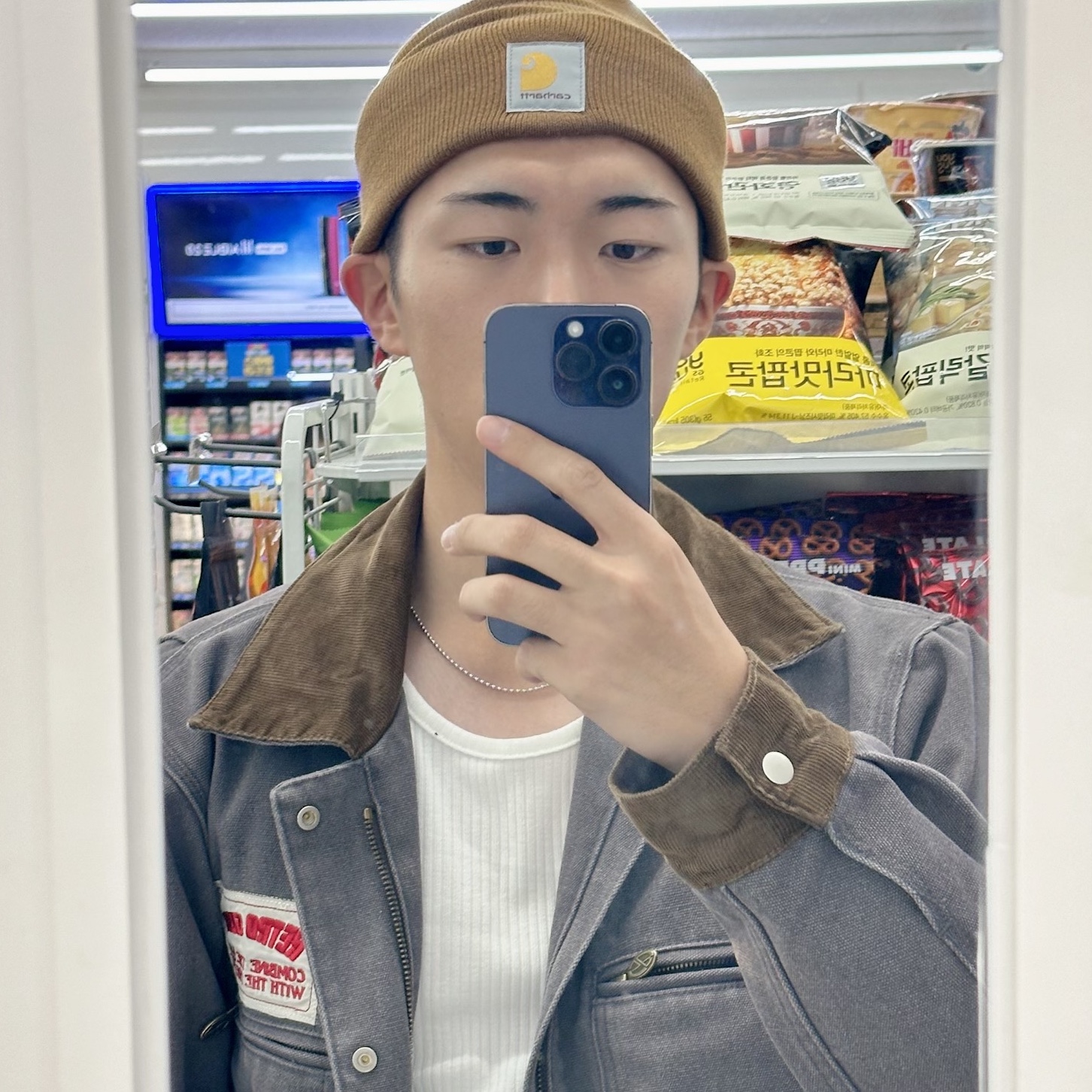 Carhartt Knit Cuffed Beanie Carhartt Brown 착용 스타일
