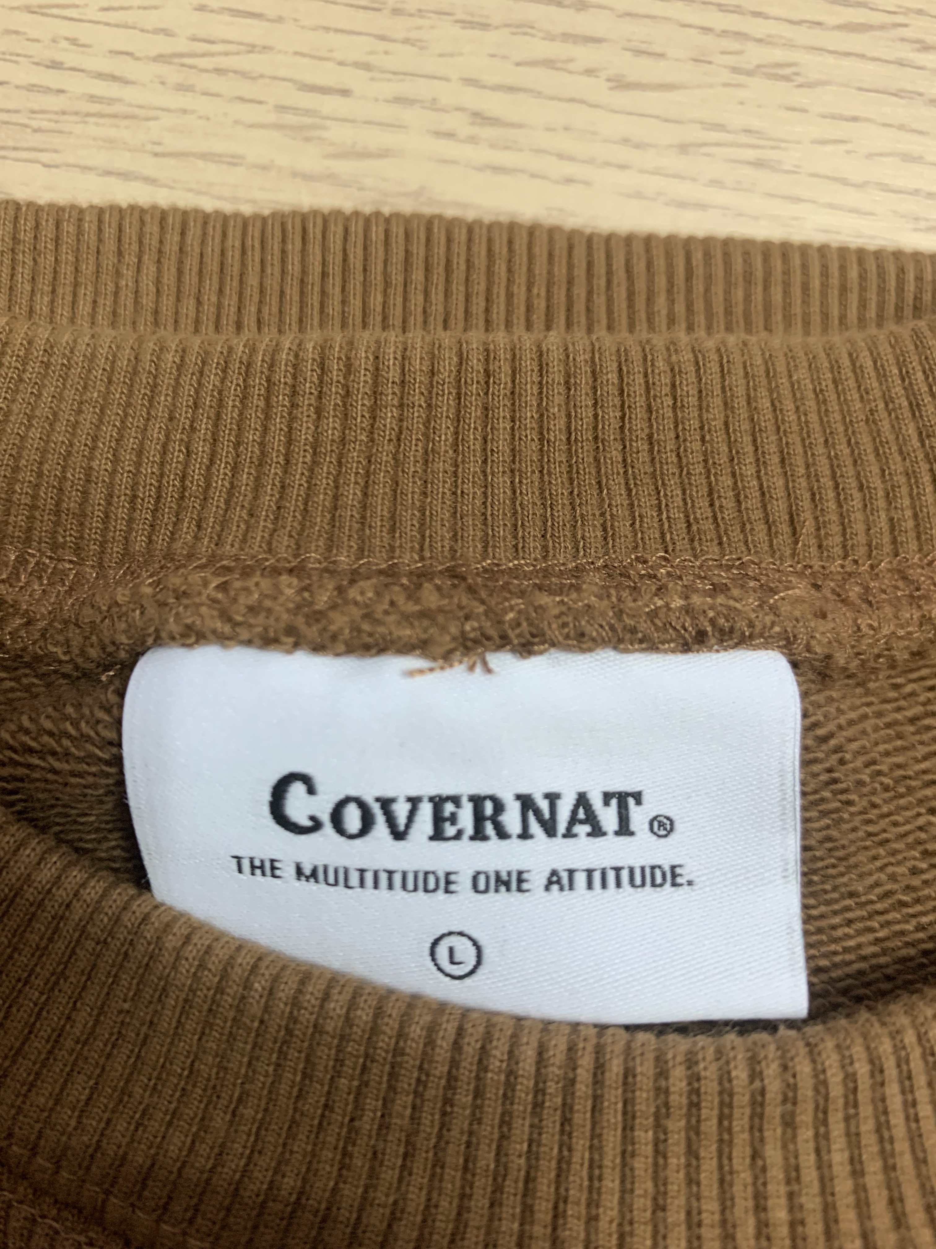 Covernat C Logo Sweatshirt Brown 착용 스타일 - 2