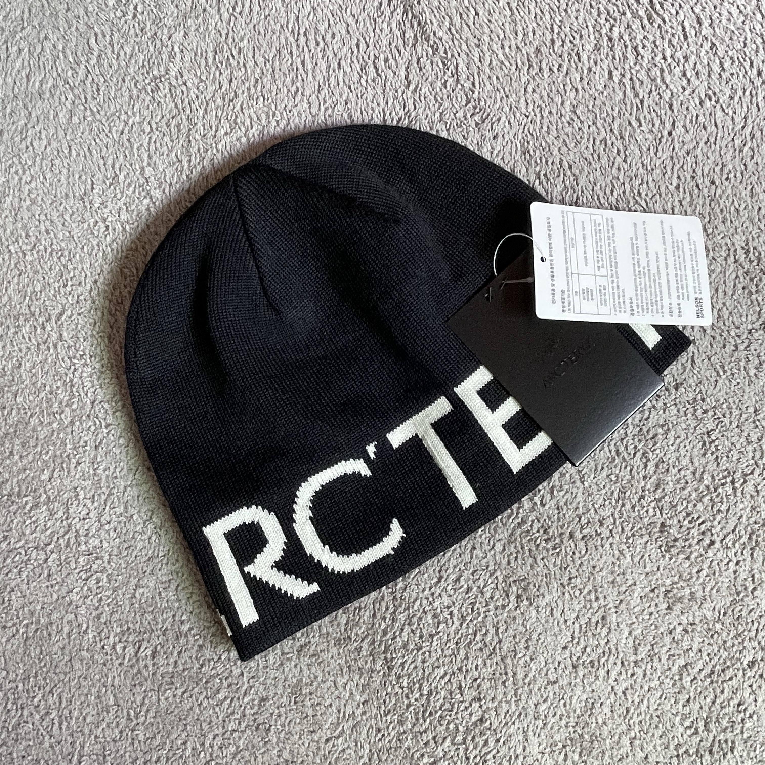 Arc'teryx Word Head Toque Orca 착용 스타일