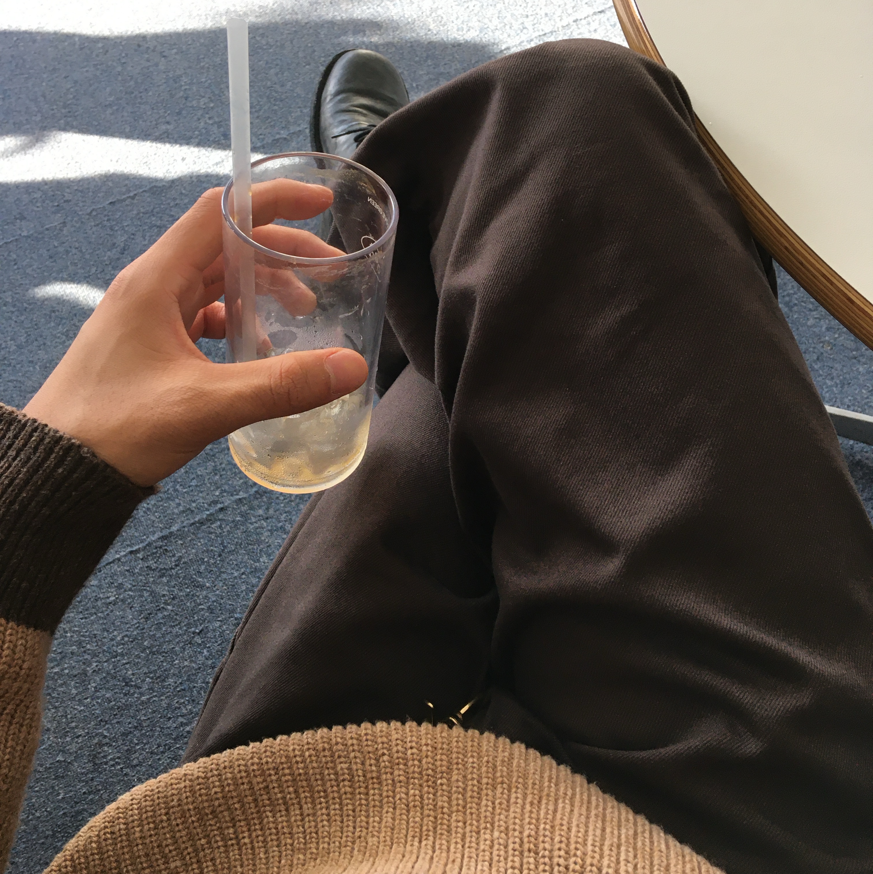 Uniqlo U Wide FIt Chino Pants Dark Brown 착용 스타일