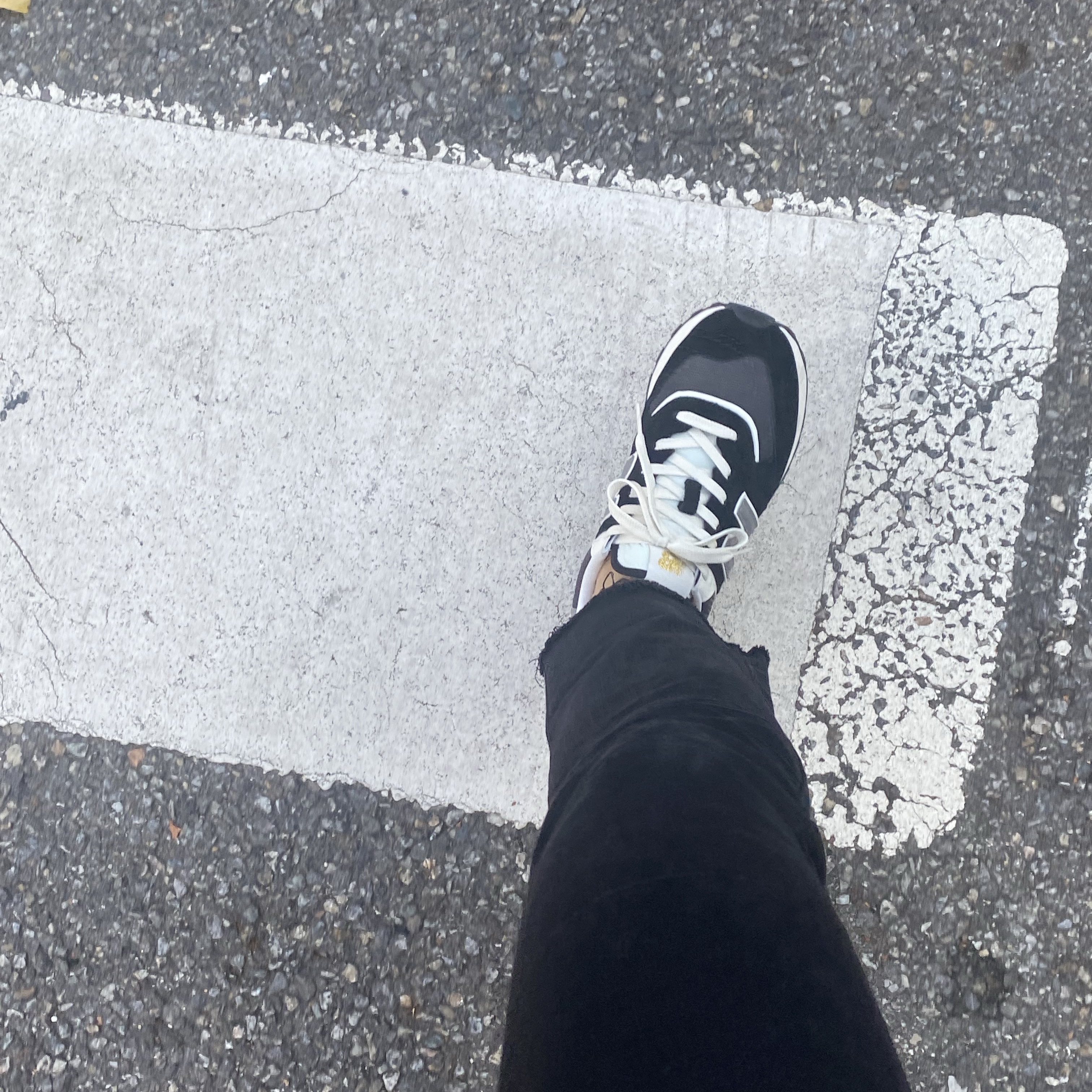 New Balance 574 Legacy Black 착용 스타일