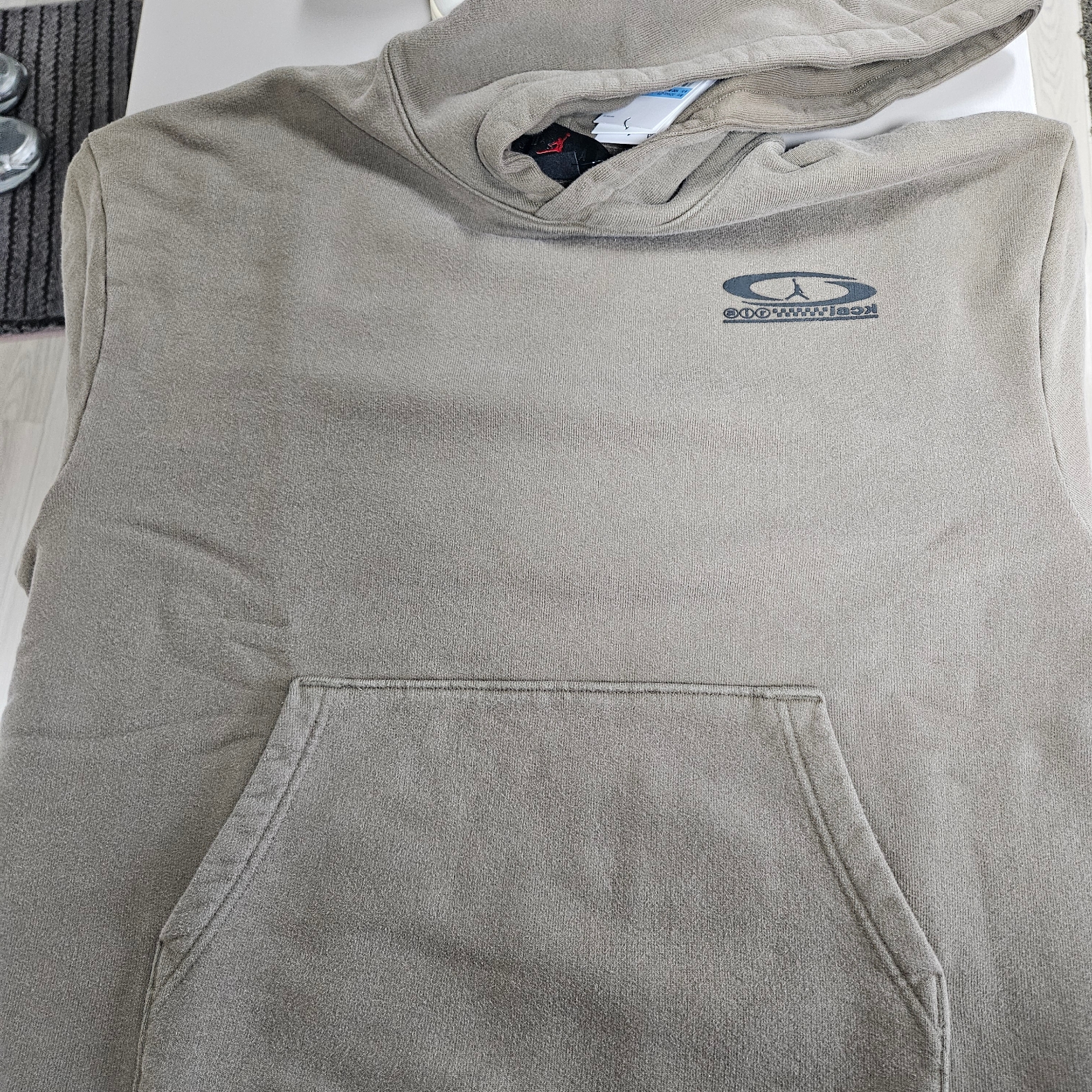 Jordan x Travis Scott Pullover Hoodie Palomino (DZ5502-275) 착용 스타일 - 2